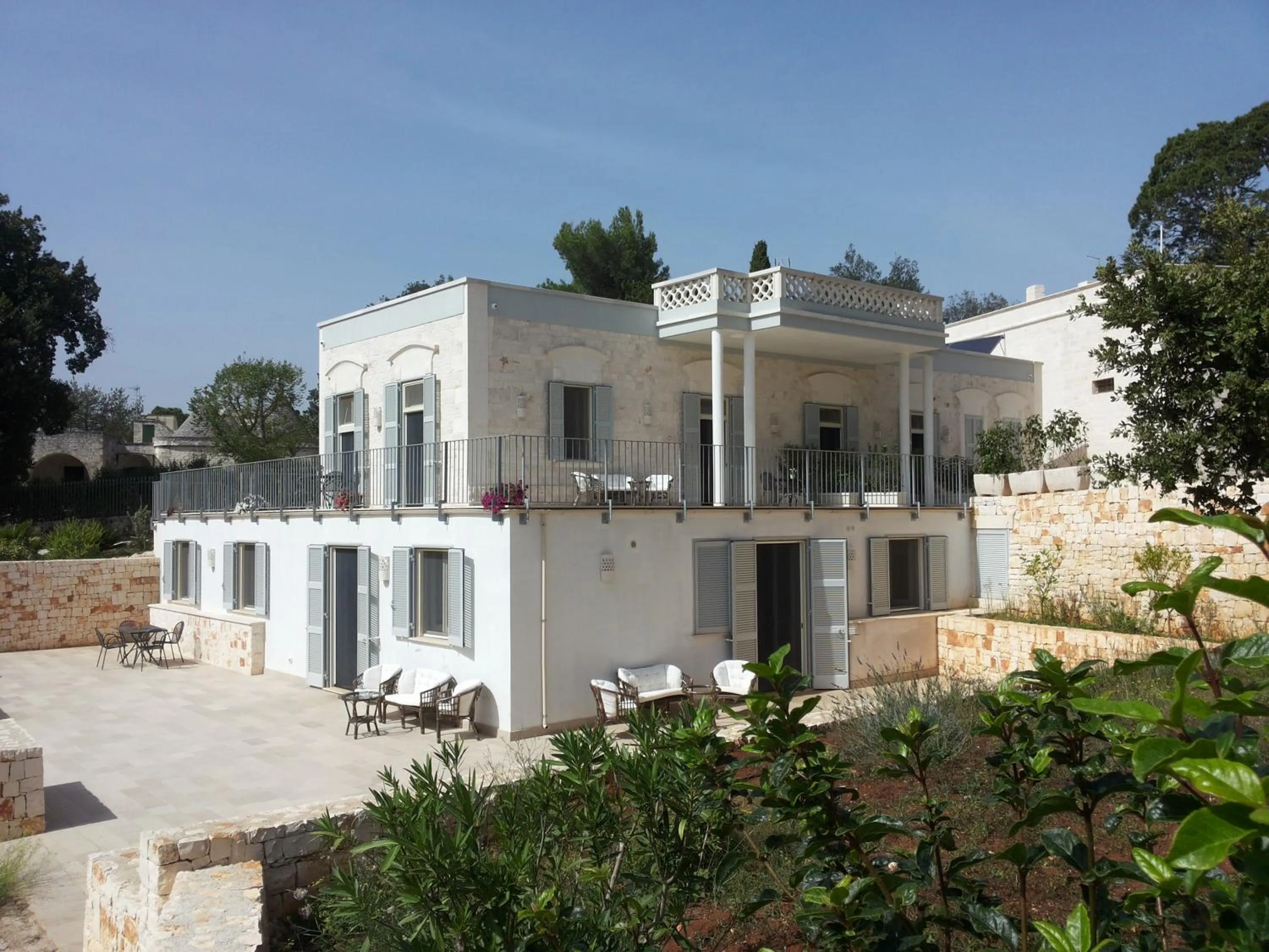 Facade/entrance in Villa Rosato