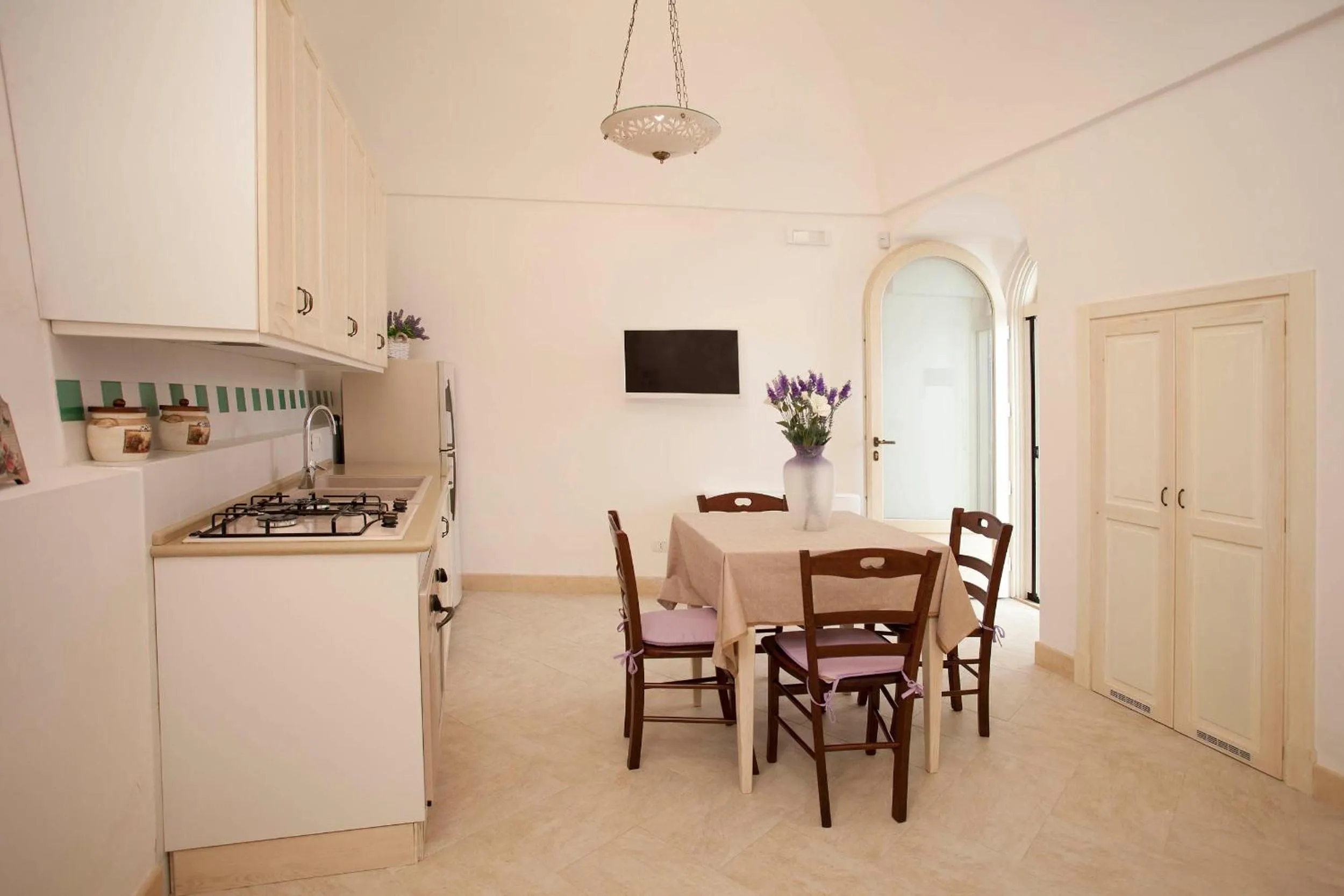 Kitchen or kitchenette in Villa Rosato