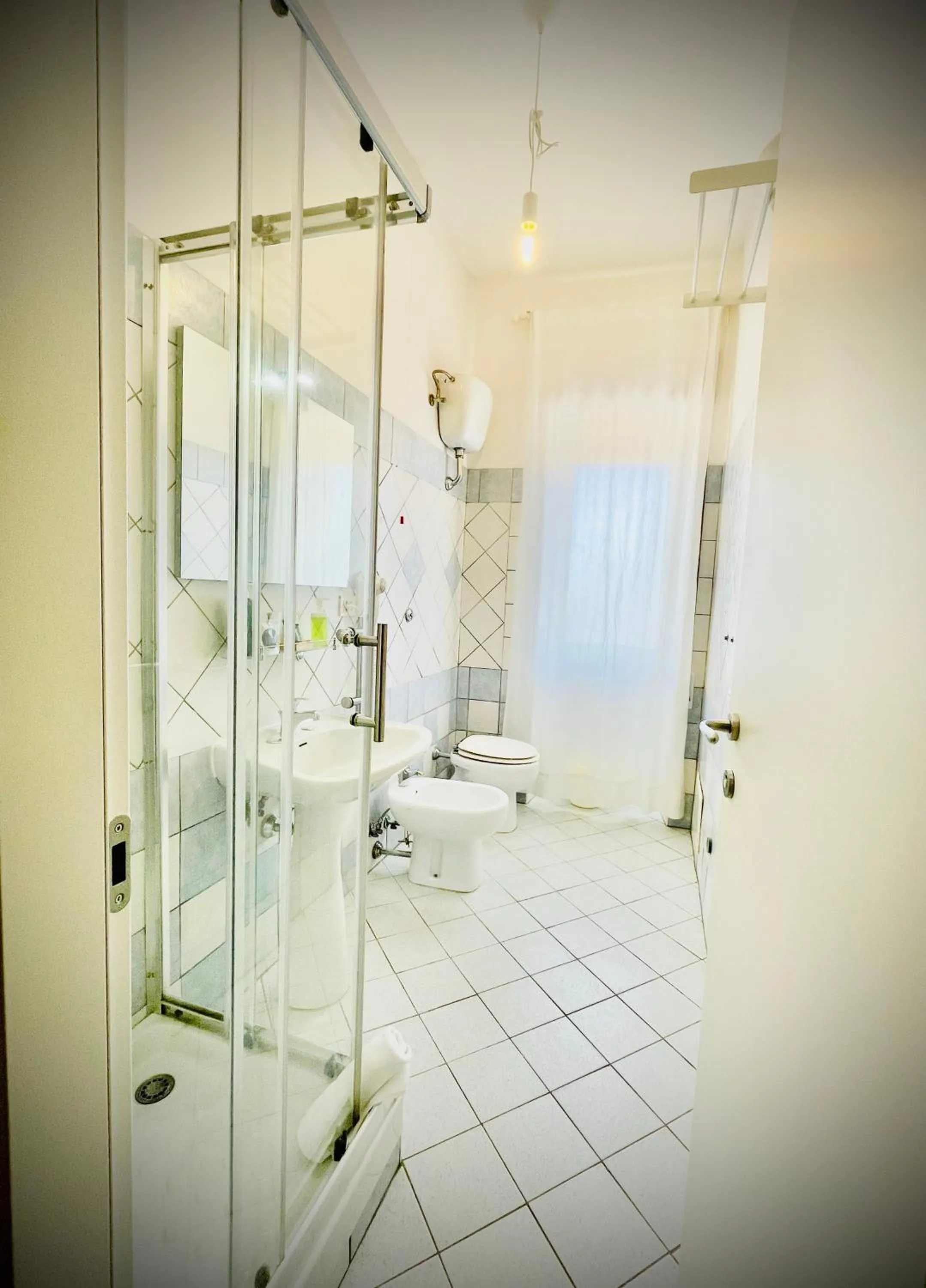 Shower in Minturnae Hotel