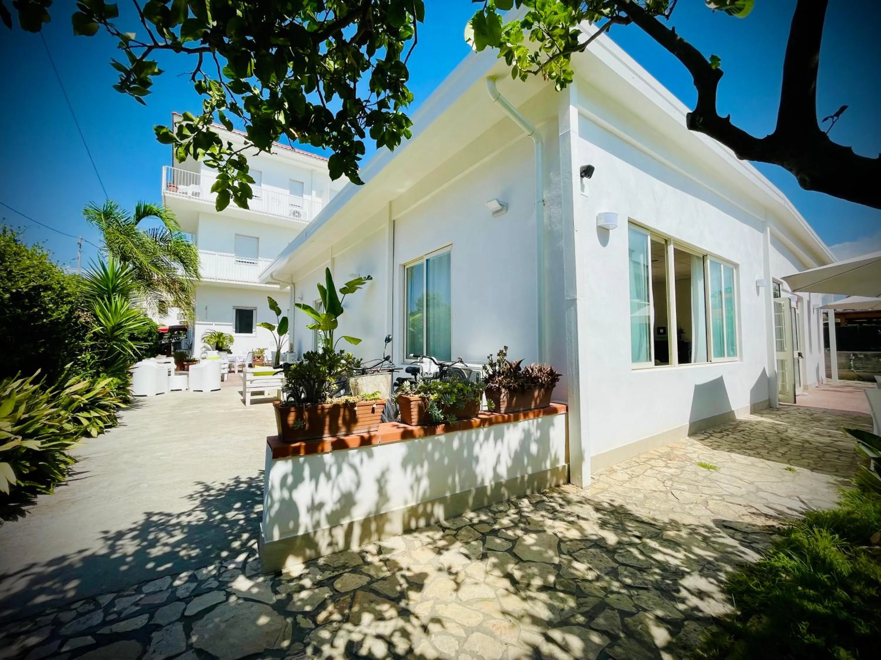 Property building in Minturnae Hotel