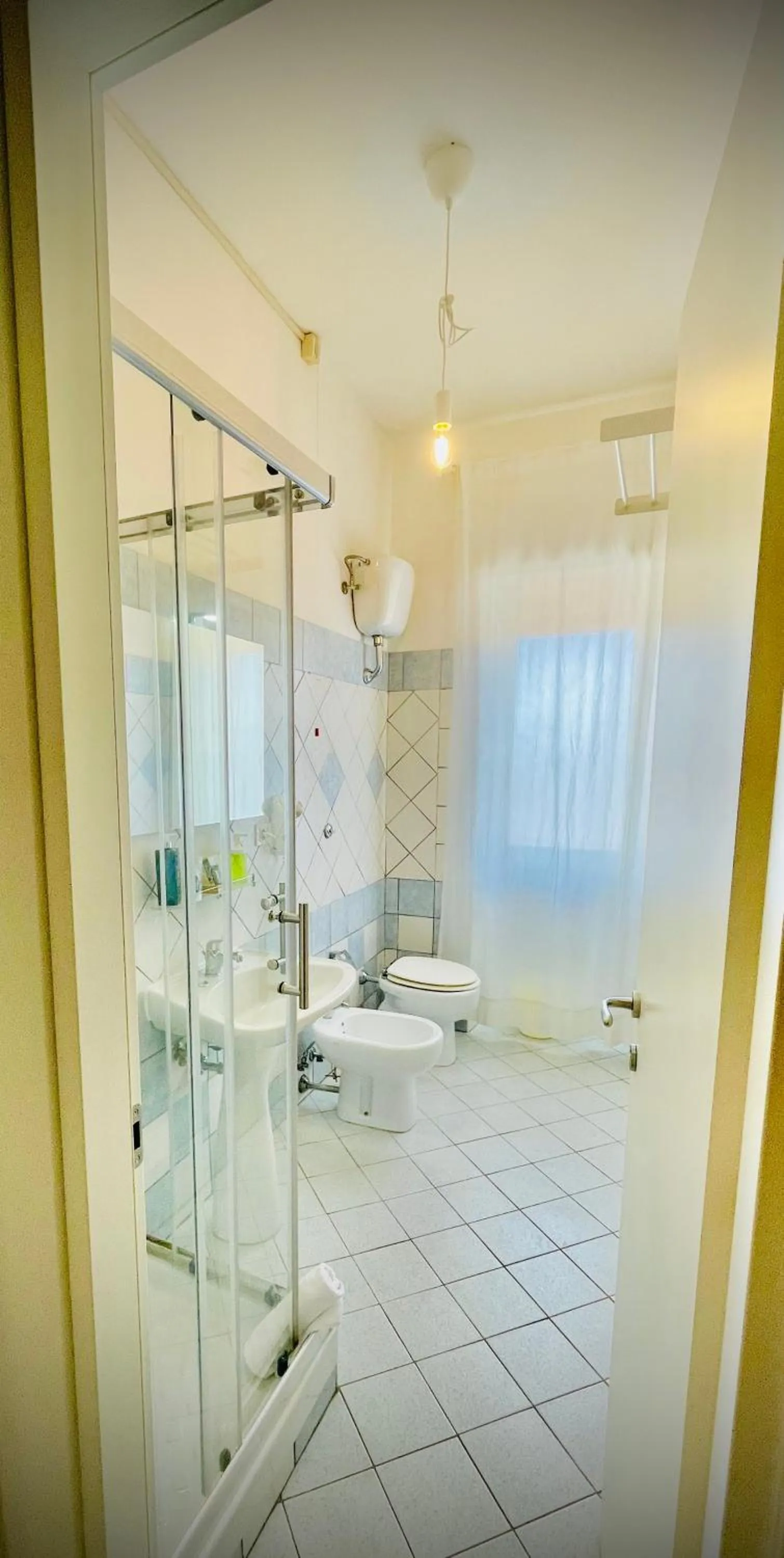 Shower in Minturnae Hotel