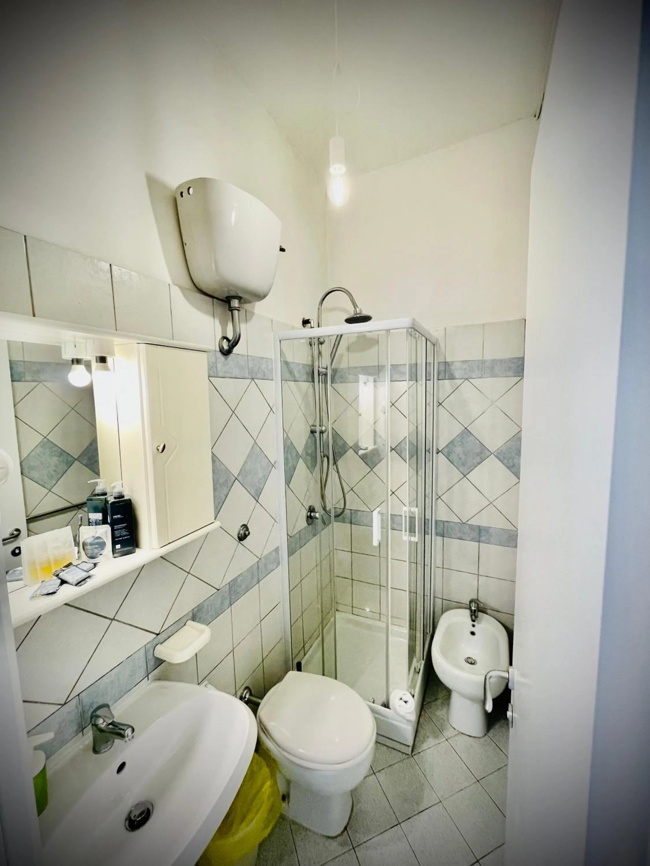 Shower in Minturnae Hotel