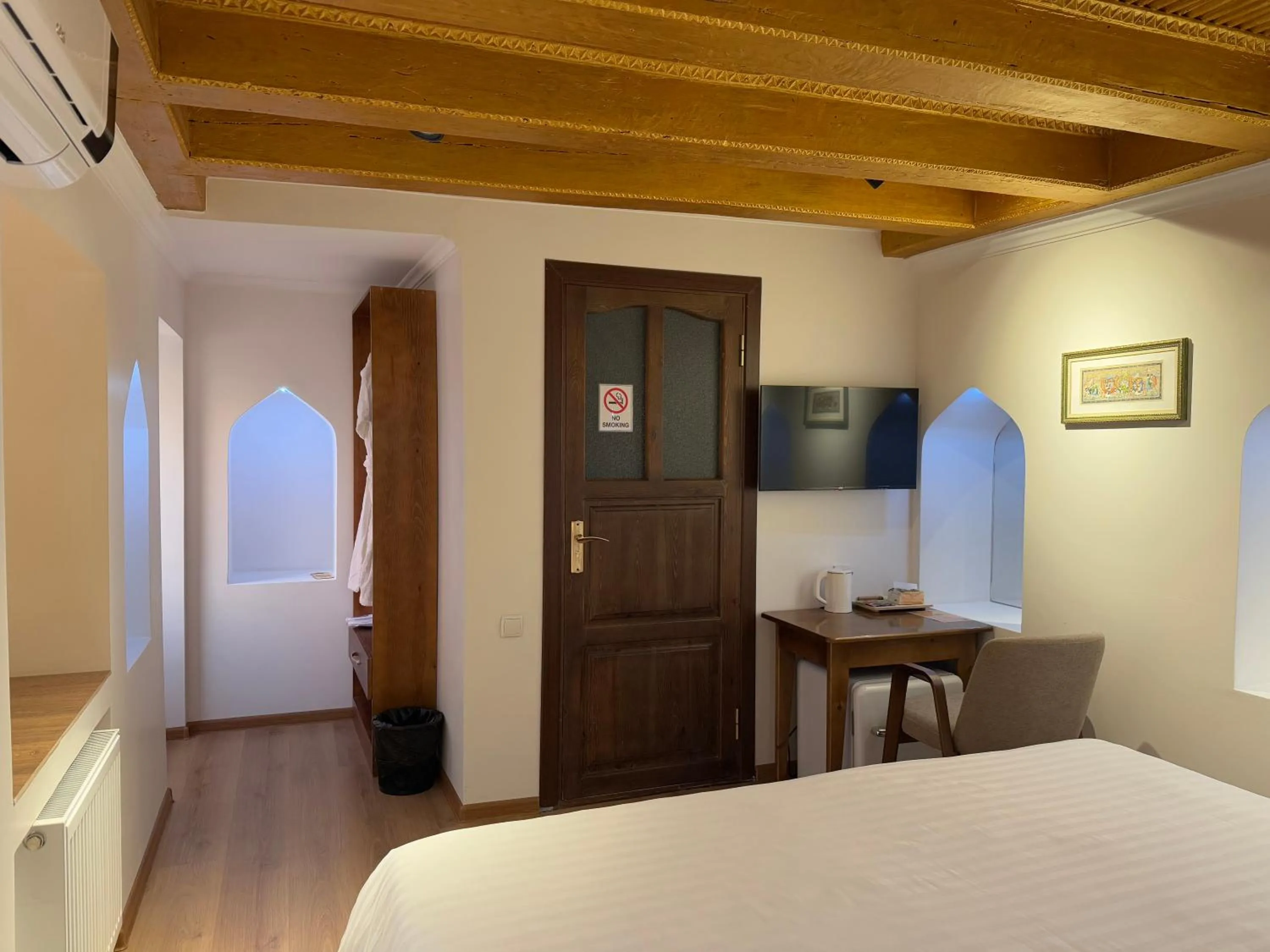 TV and multimedia, Bed in Usman Heritage