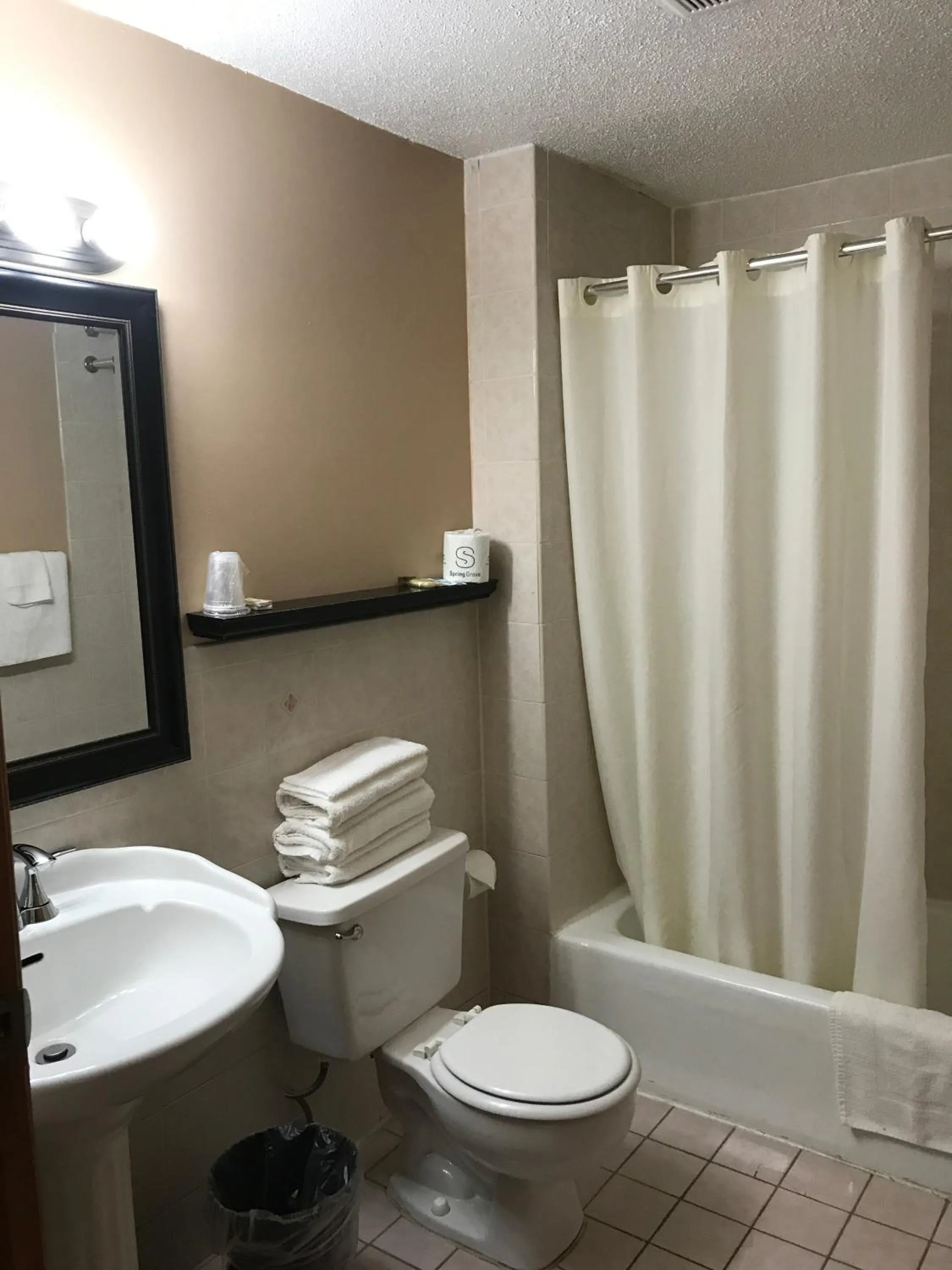 Bathroom in Moonlite Motel