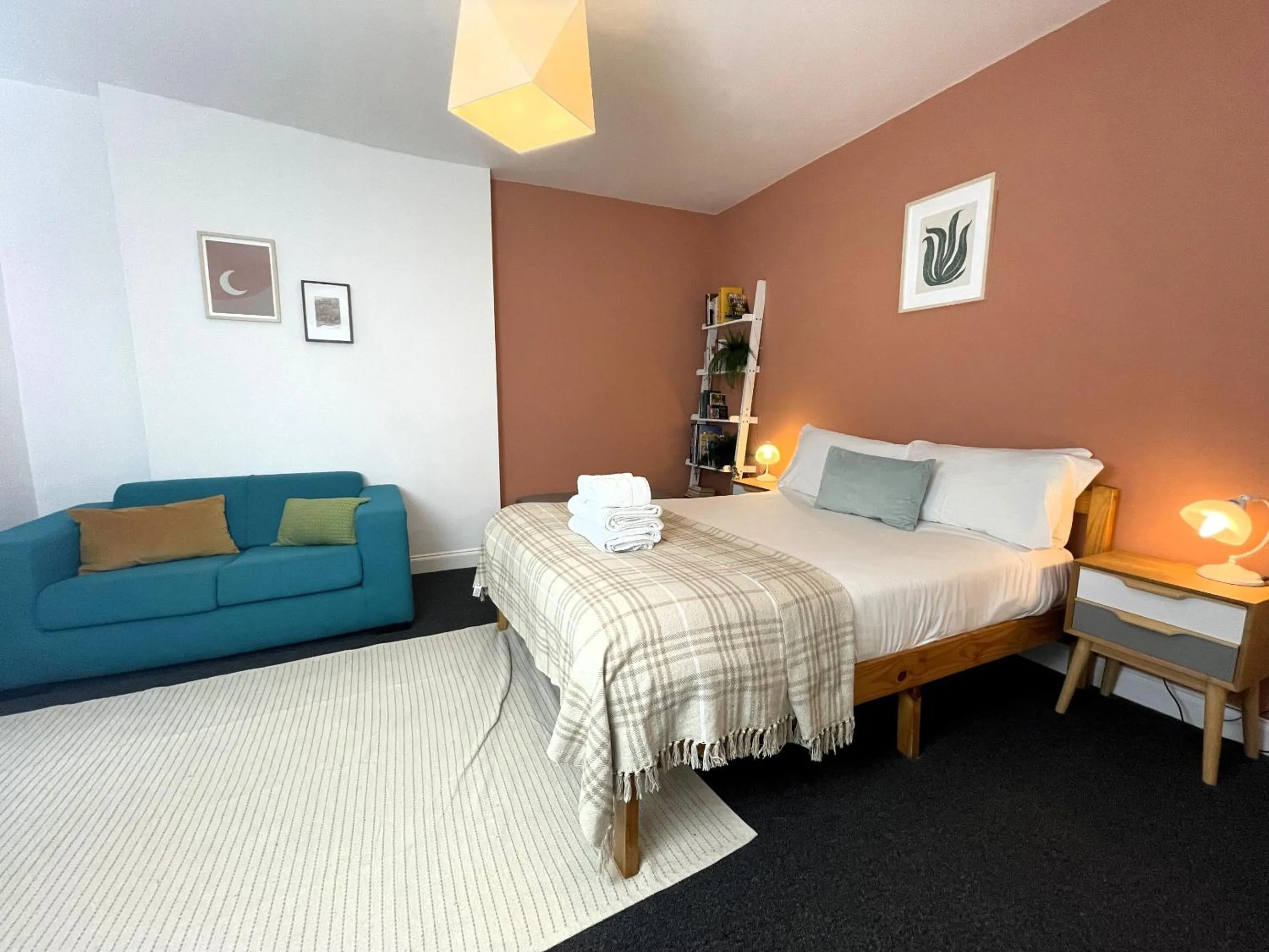 Contemporary garden flat in Clifton