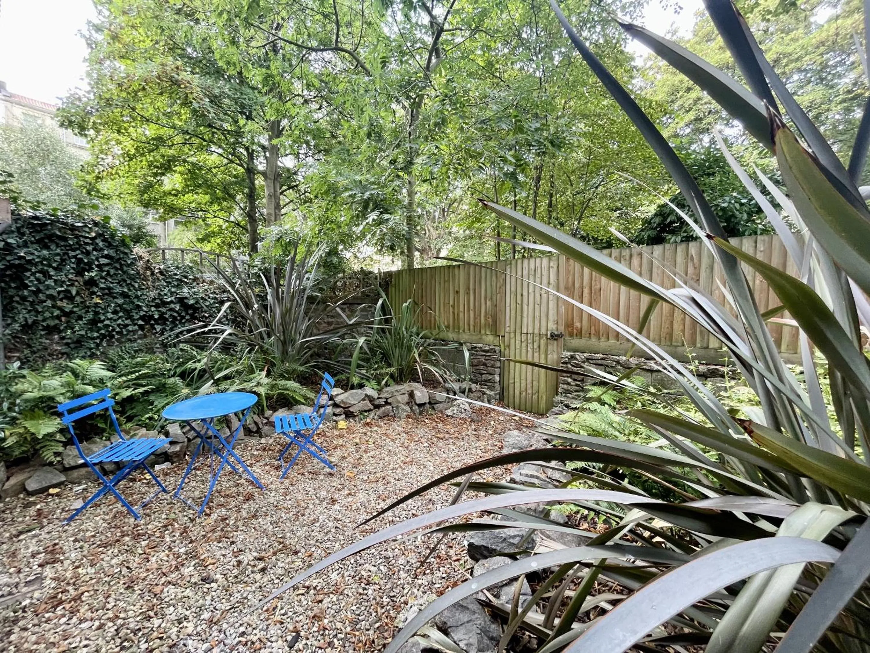 Contemporary garden flat in Clifton