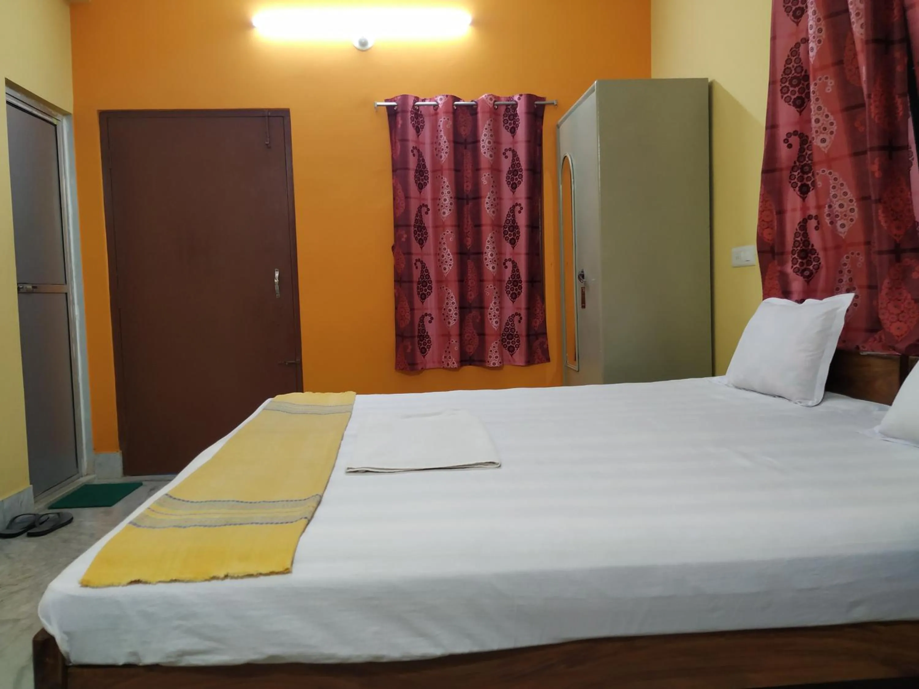 Bed in Shophori Shantiniketan