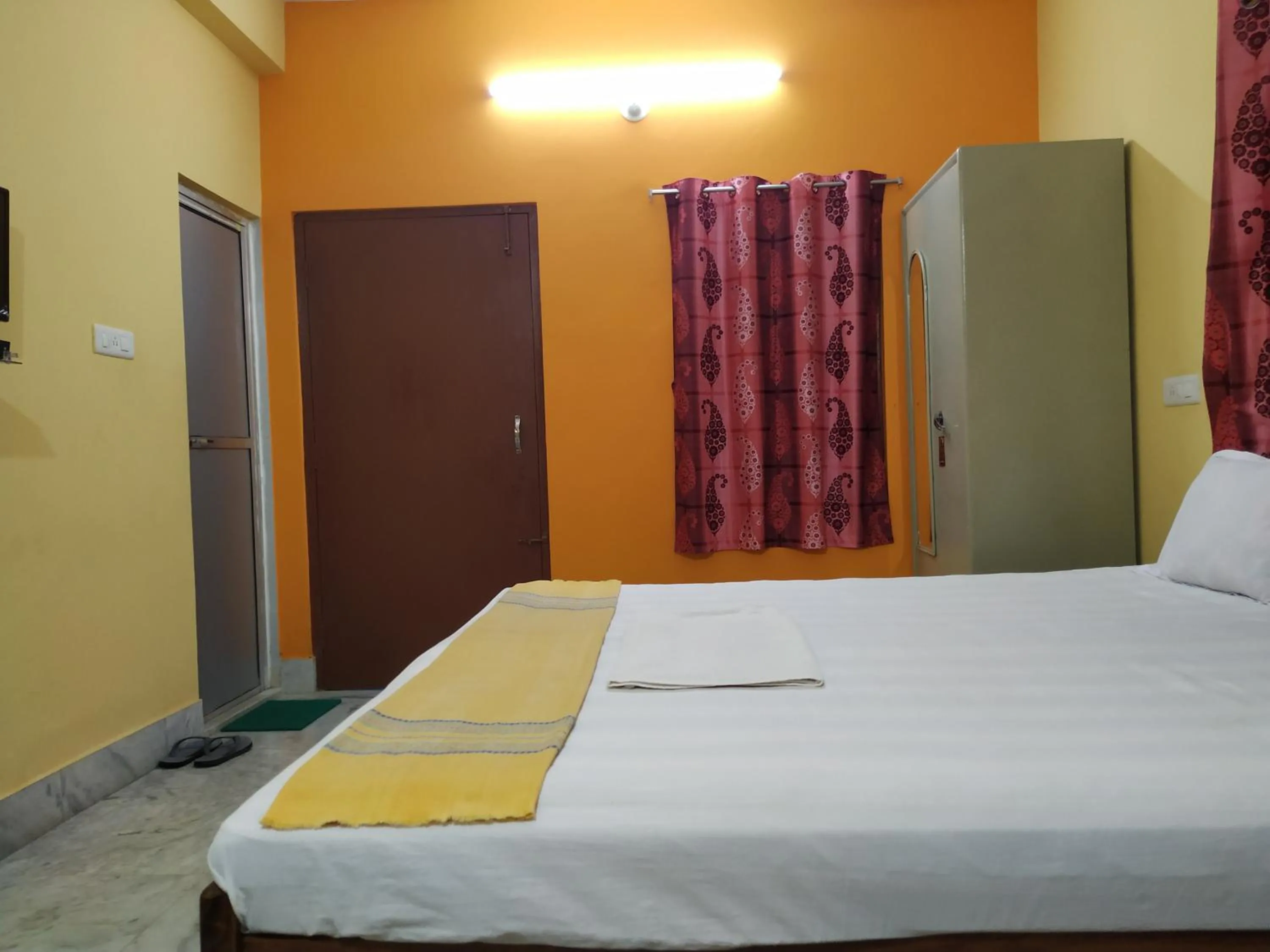 Bed in Shophori Shantiniketan