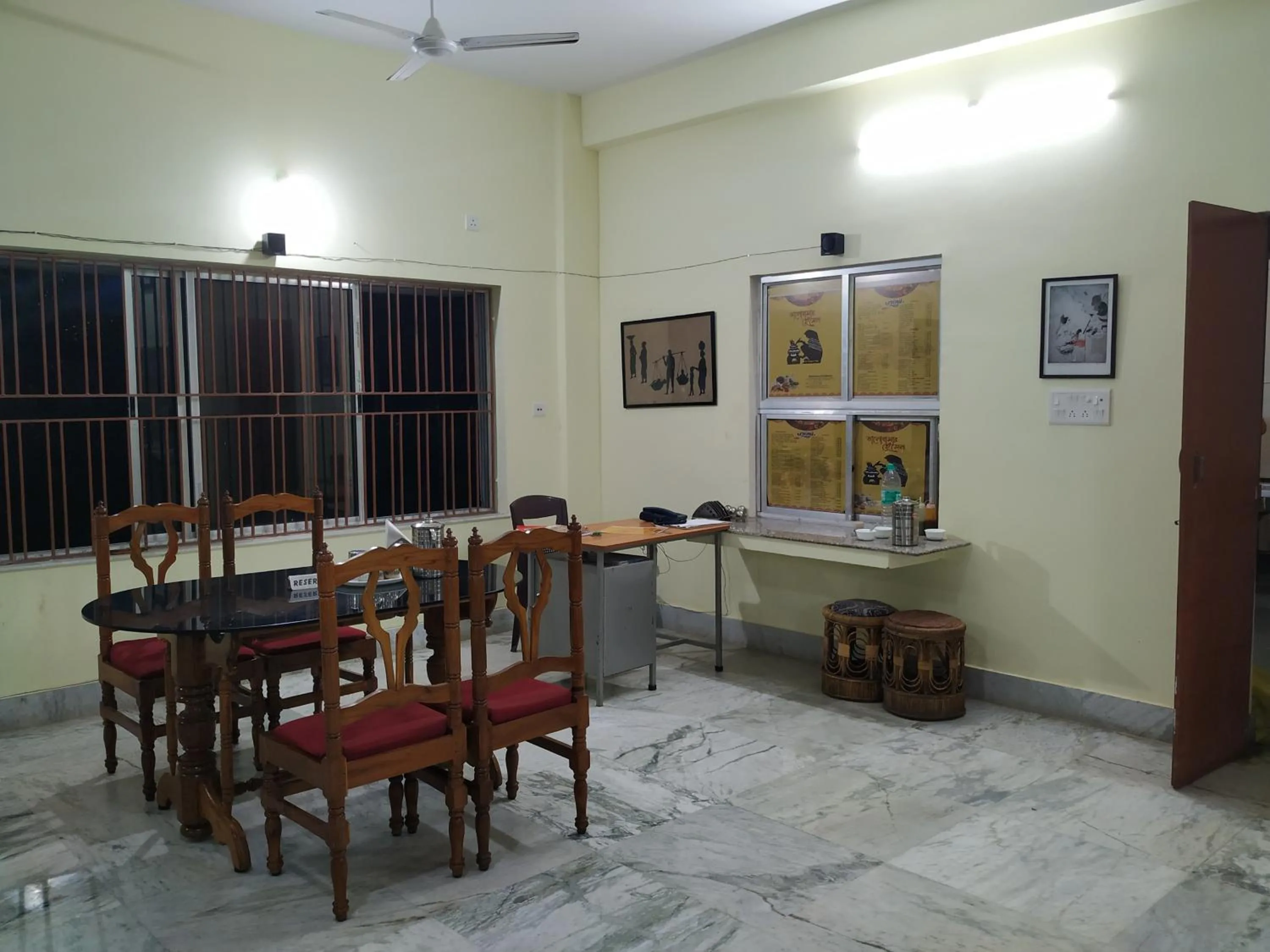Restaurant/places to eat in Shophori Shantiniketan