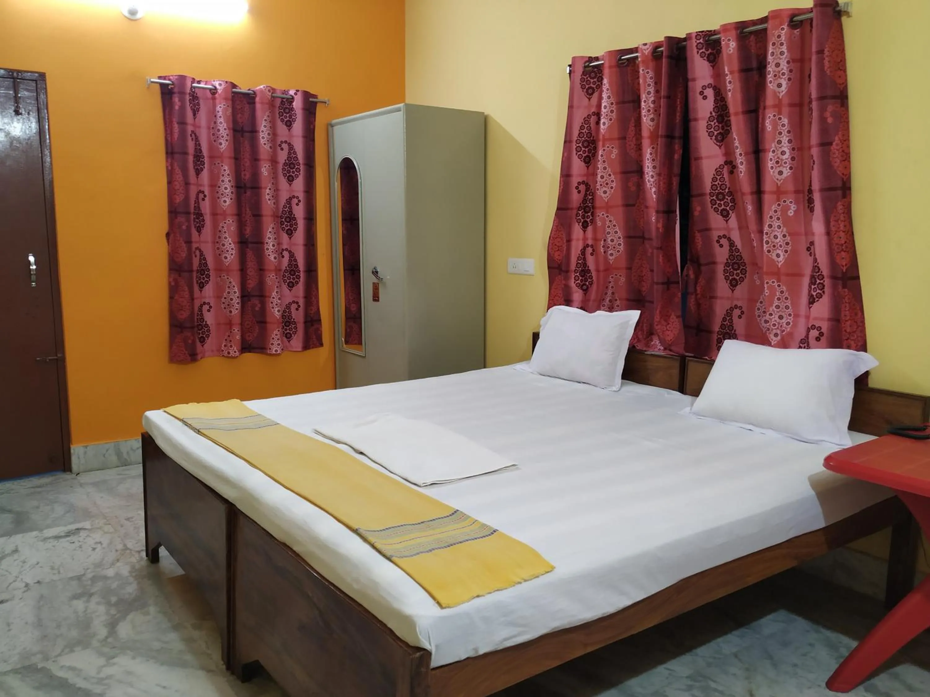 Bed in Shophori Shantiniketan