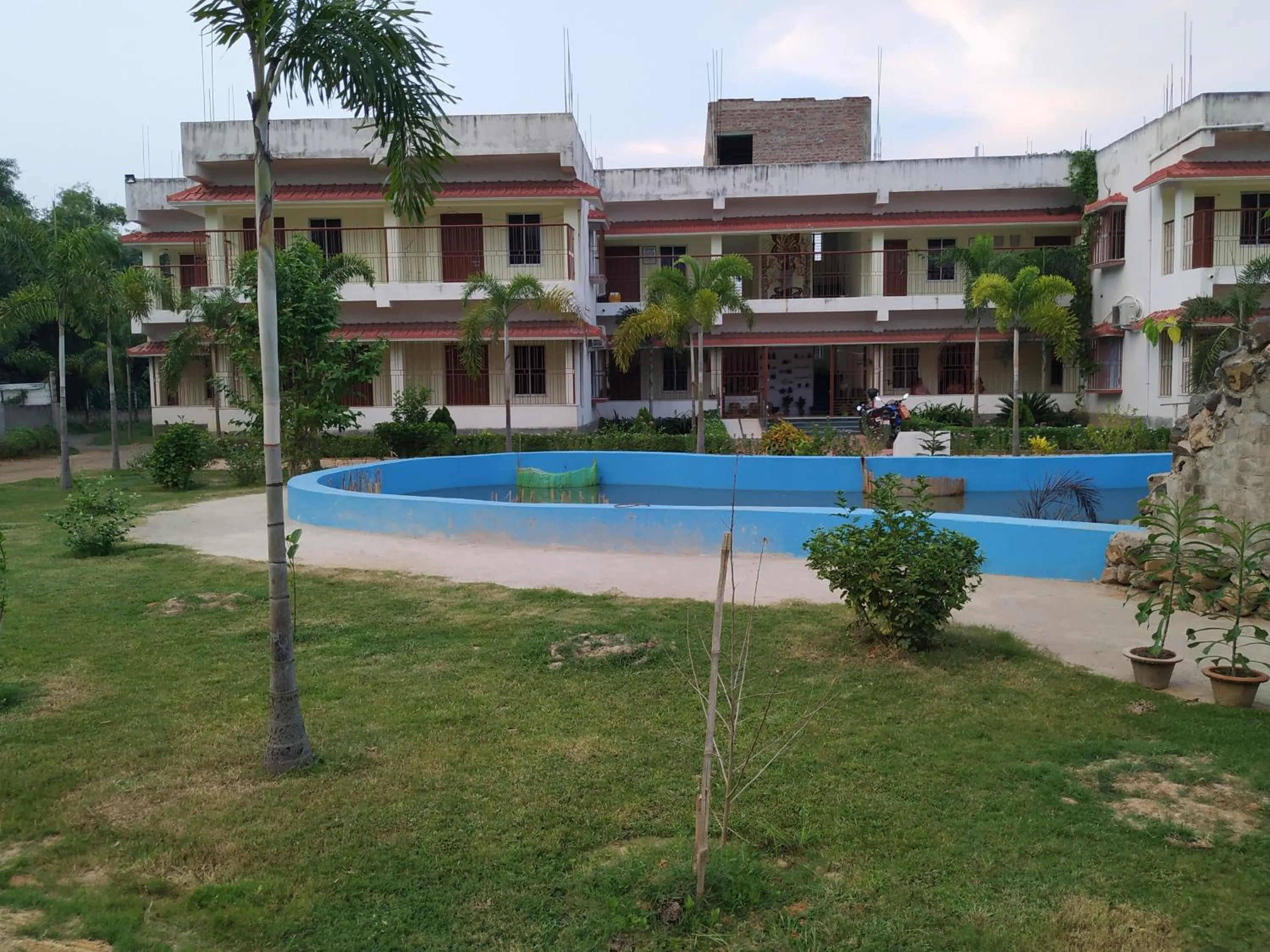 Property building in Shophori Shantiniketan