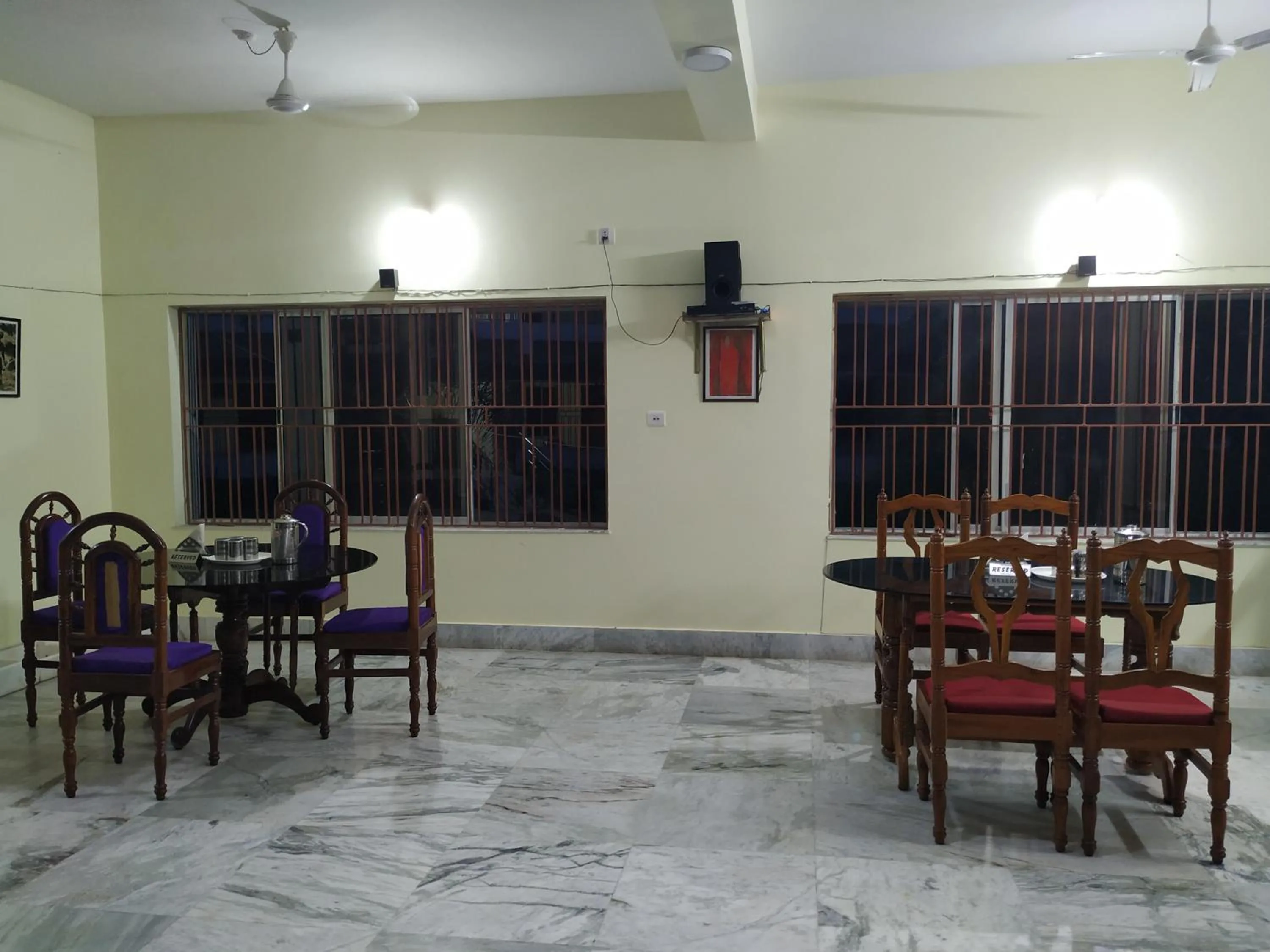 Dining area in Shophori Shantiniketan