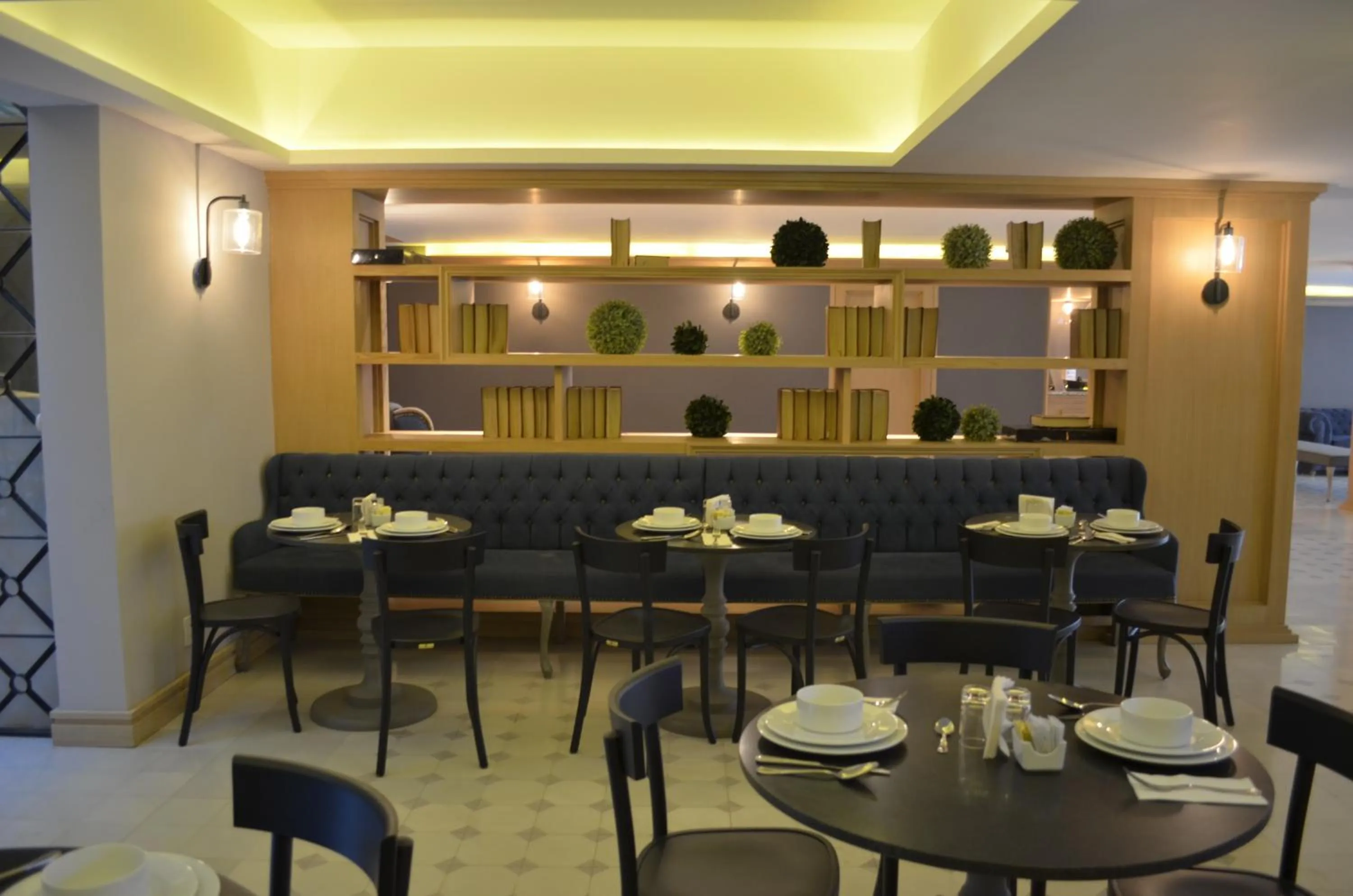 Restaurant/places to eat in Hotel Plaza Revolución