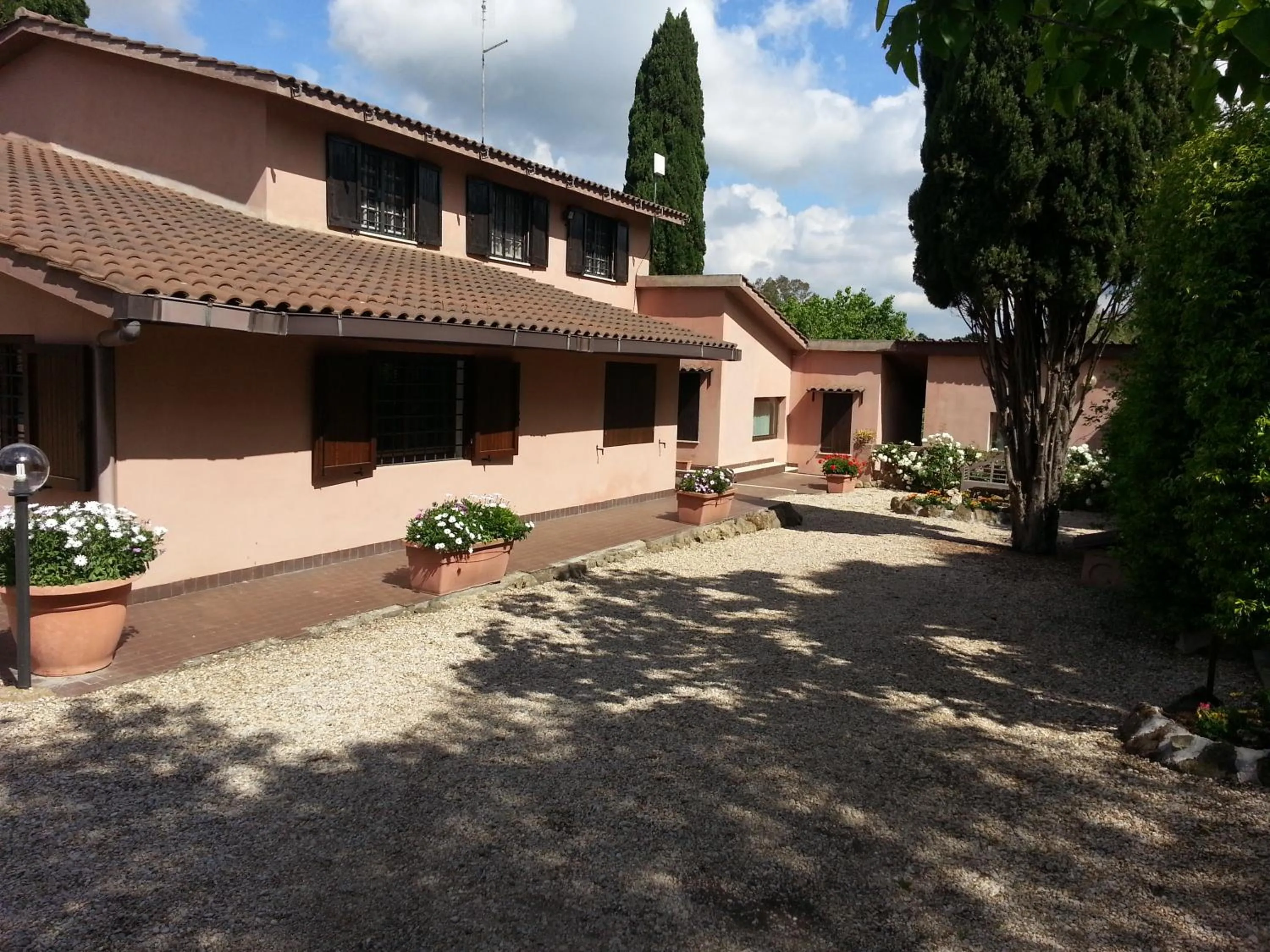 Facade/entrance in Villa di Christian e Michelle