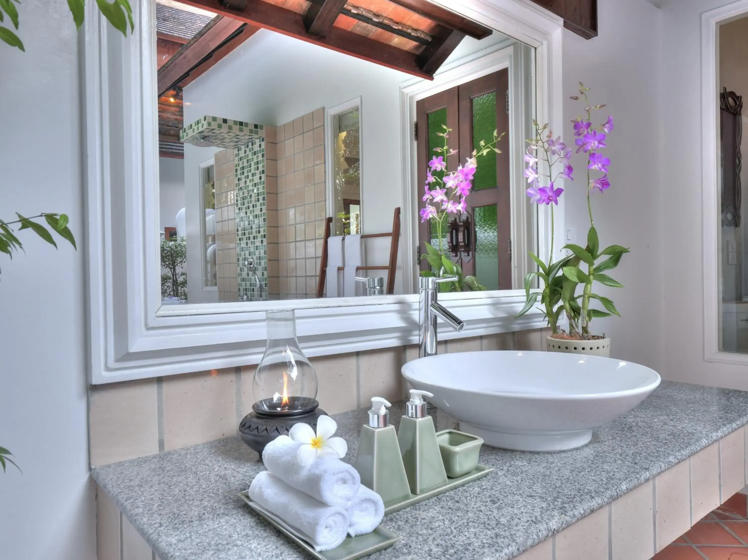 Bathroom in MonPanaNont Wellness Bathroom in MonPanaNont Wellness