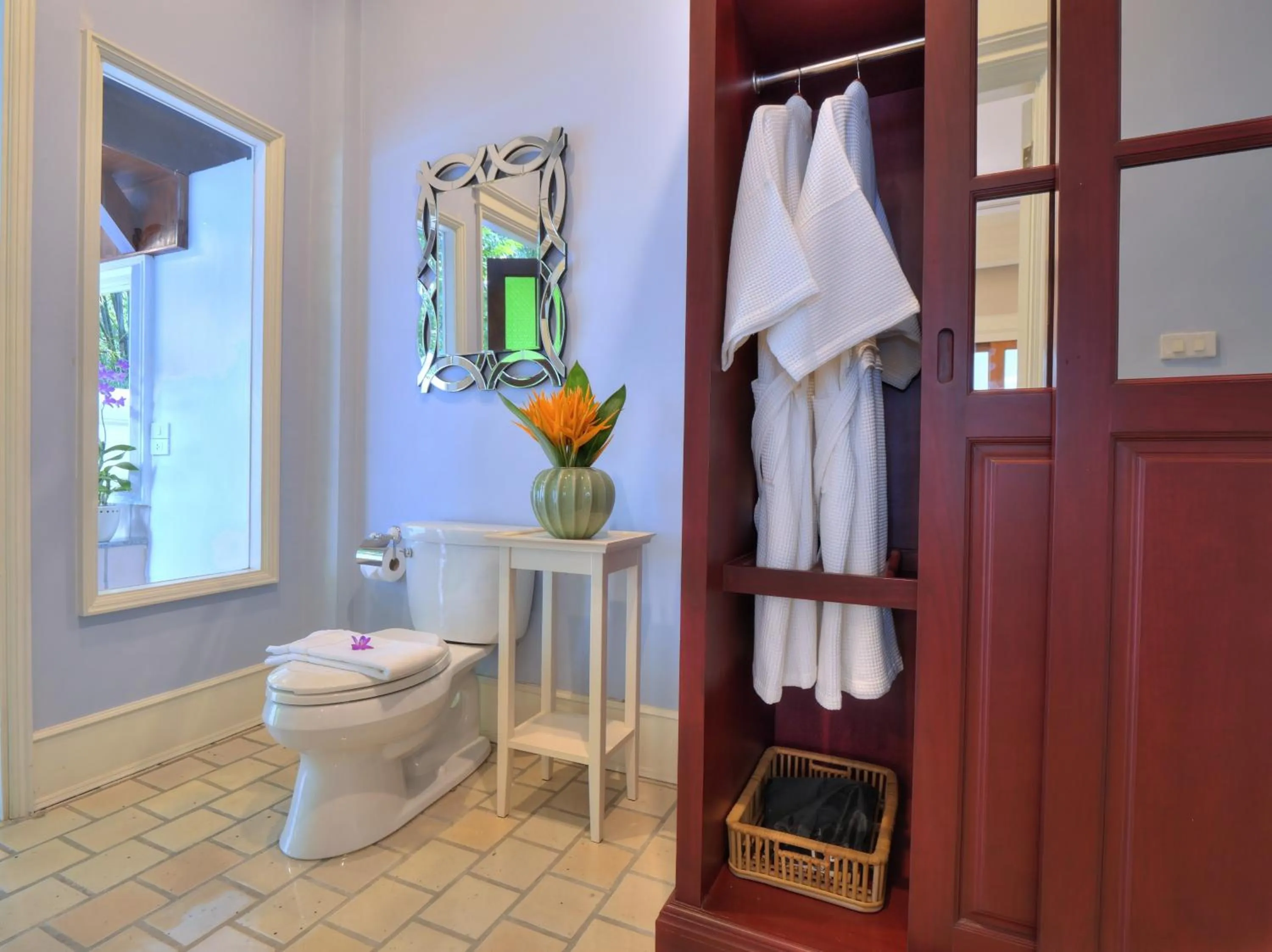 Toilet in MonPanaNont Wellness Resort & Spa