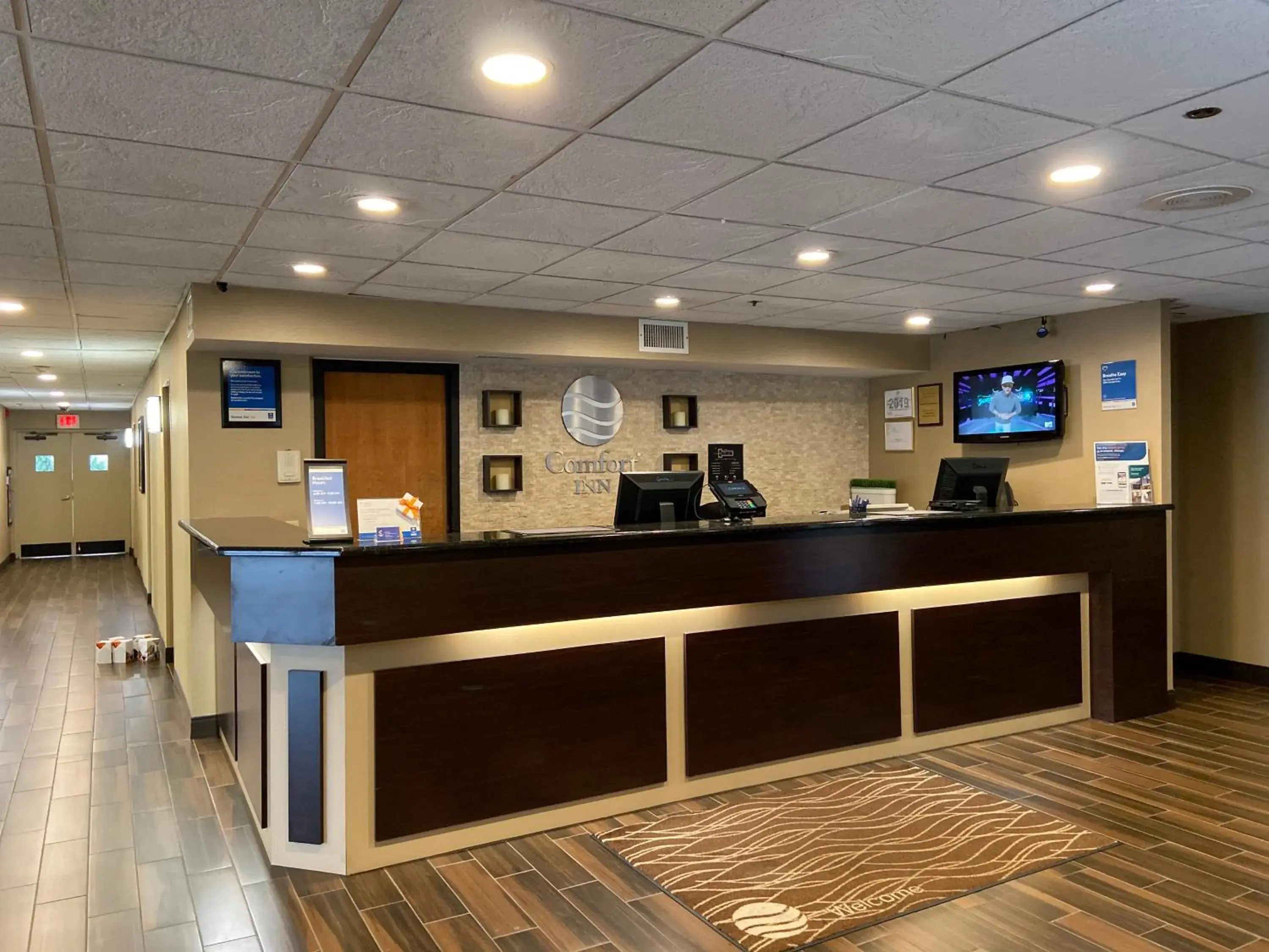 Lobby or reception in Comfort Inn Herndon-Reston Lobby or reception in Comfort Inn Herndon-Reston