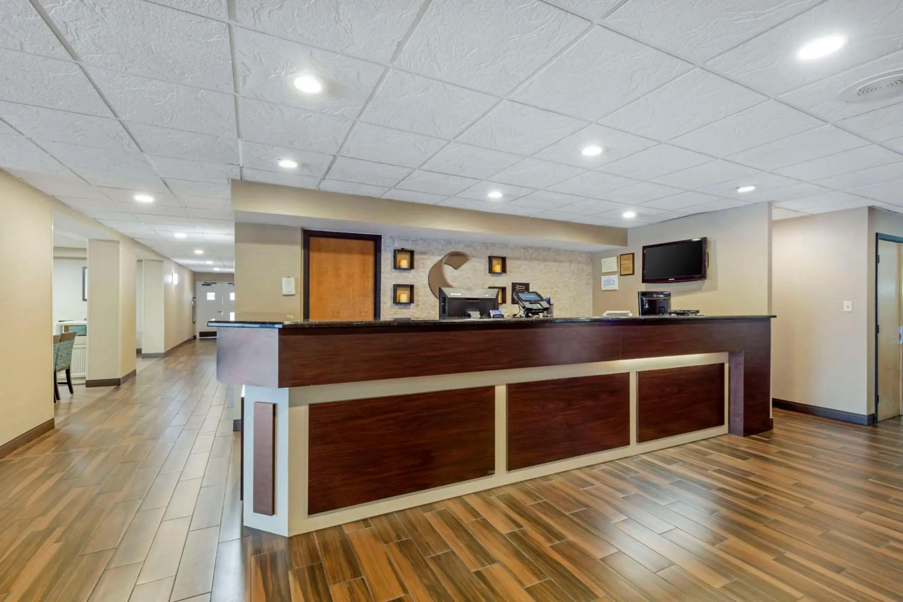 Lobby or reception in Comfort Inn Herndon-Reston Lobby or reception in Comfort Inn Herndon-Reston