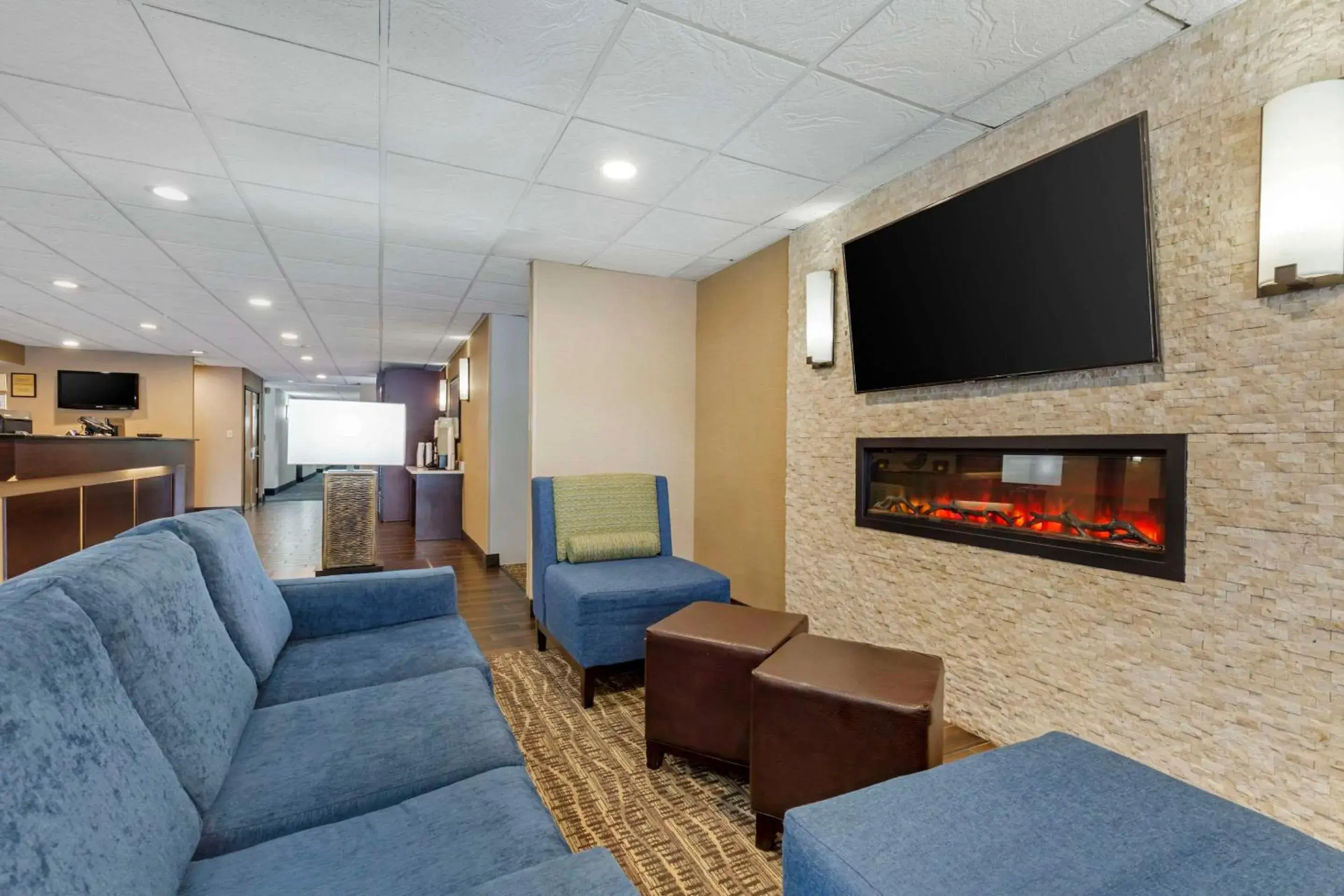 Lobby or reception in Comfort Inn Herndon-Reston Lobby or reception in Comfort Inn Herndon-Reston