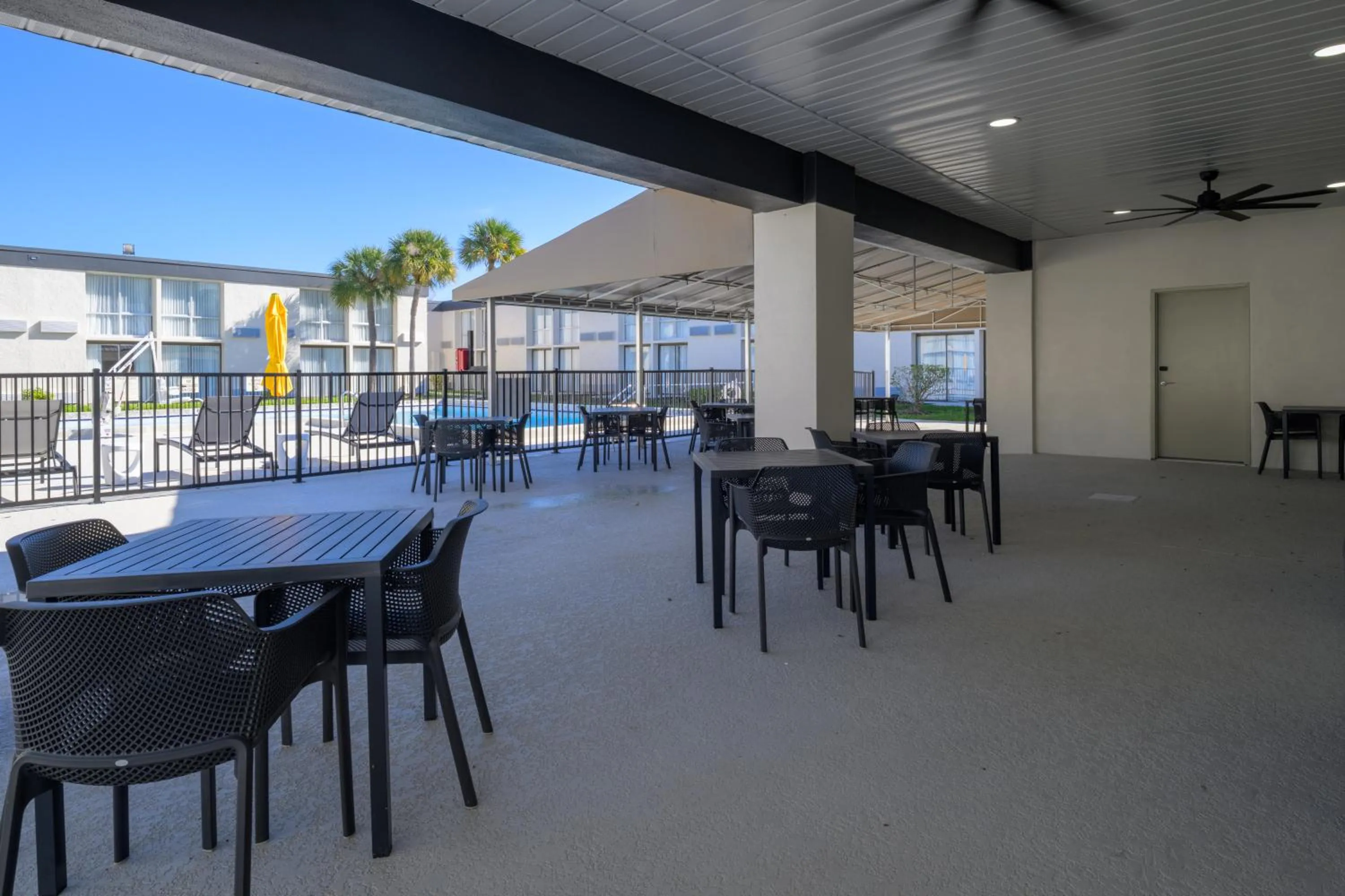 Breakfast in B&B HOTEL Orlando International Drive near Universal - Newly Renovated!