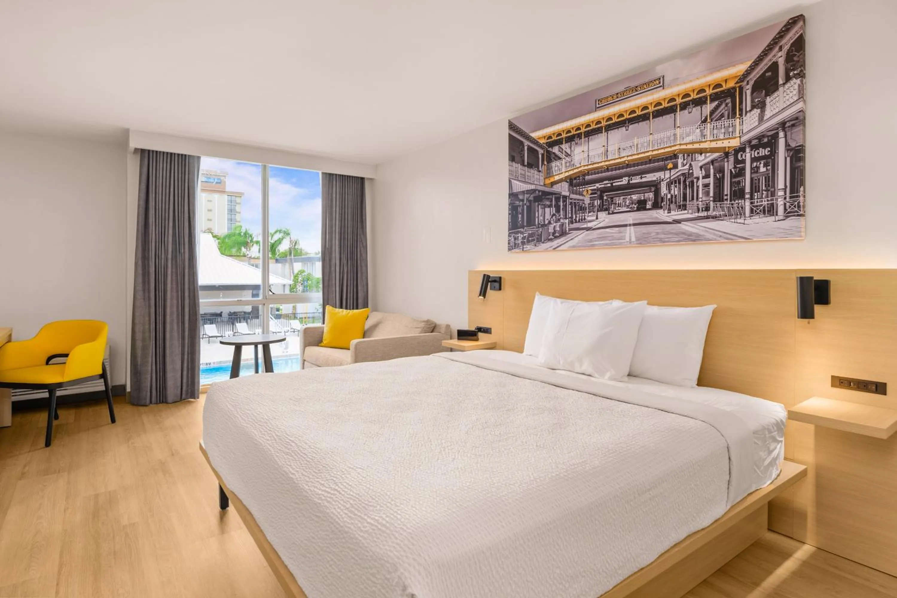 Bed in B&B HOTEL Orlando International Drive near Universal - Newly Renovated!