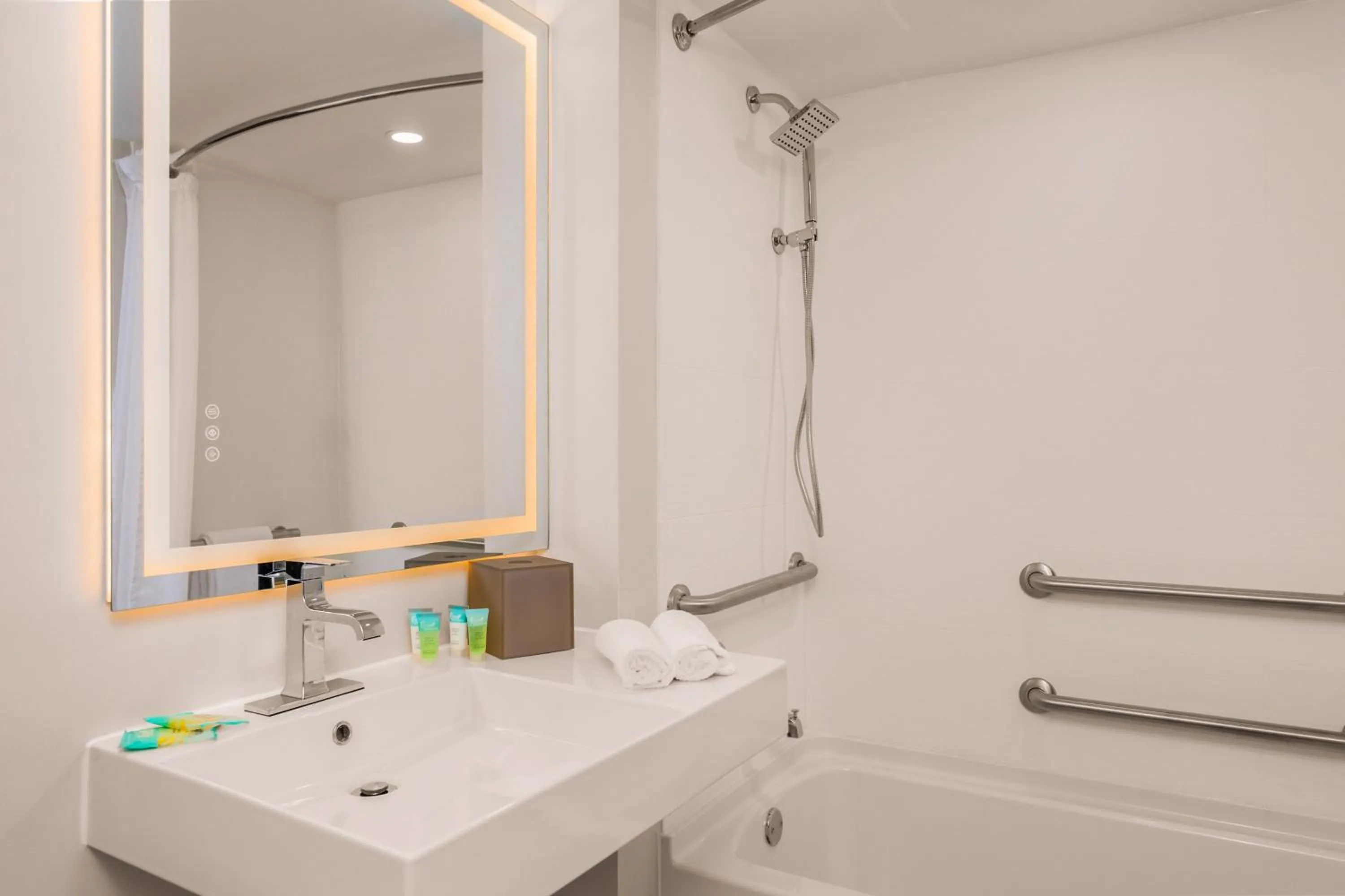 B&B HOTEL Orlando International Drive near Universal - Newly Renovated!