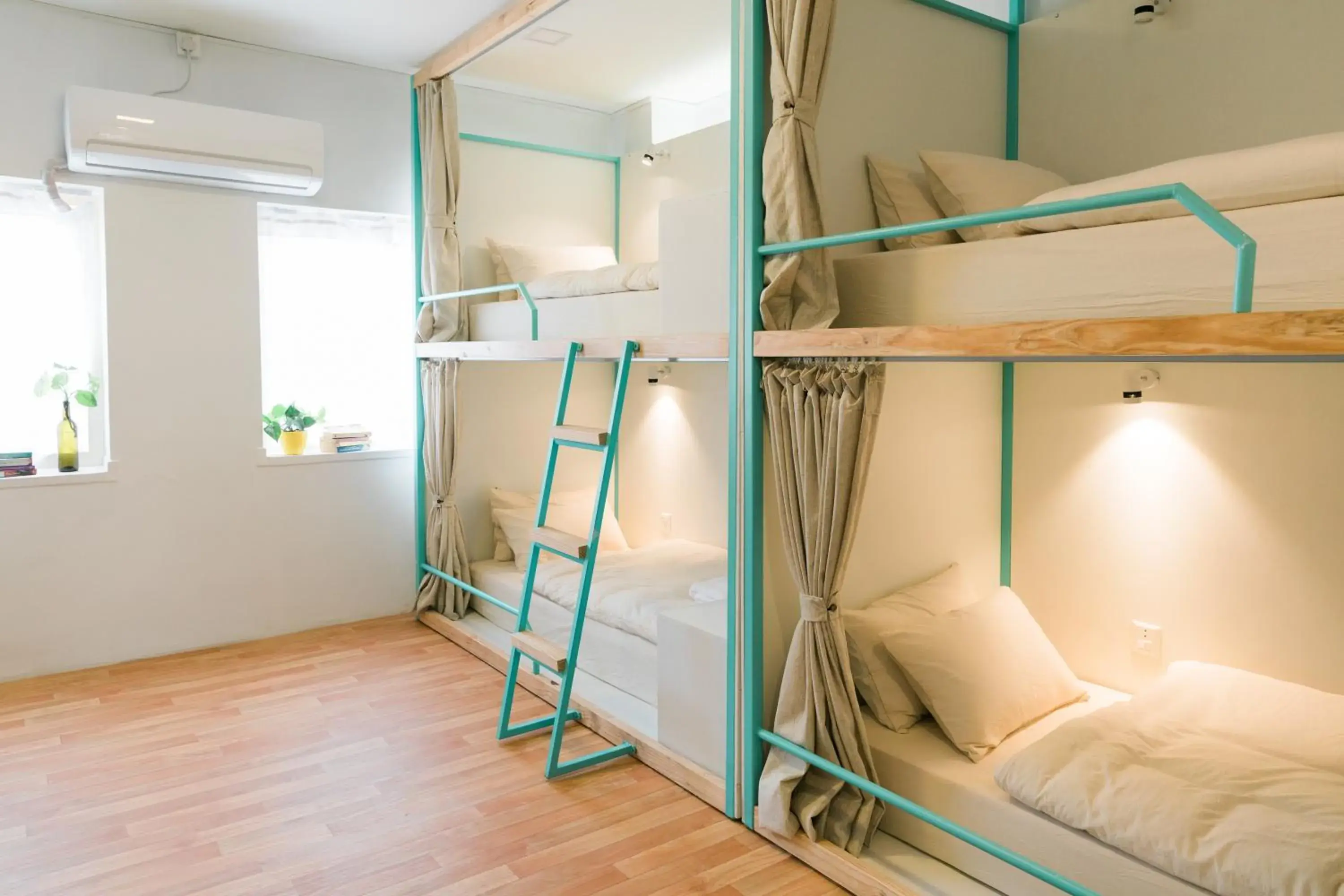 bunk bed, Bed in Nextdoor Patan bunk bed, Bed in Nextdoor Patan