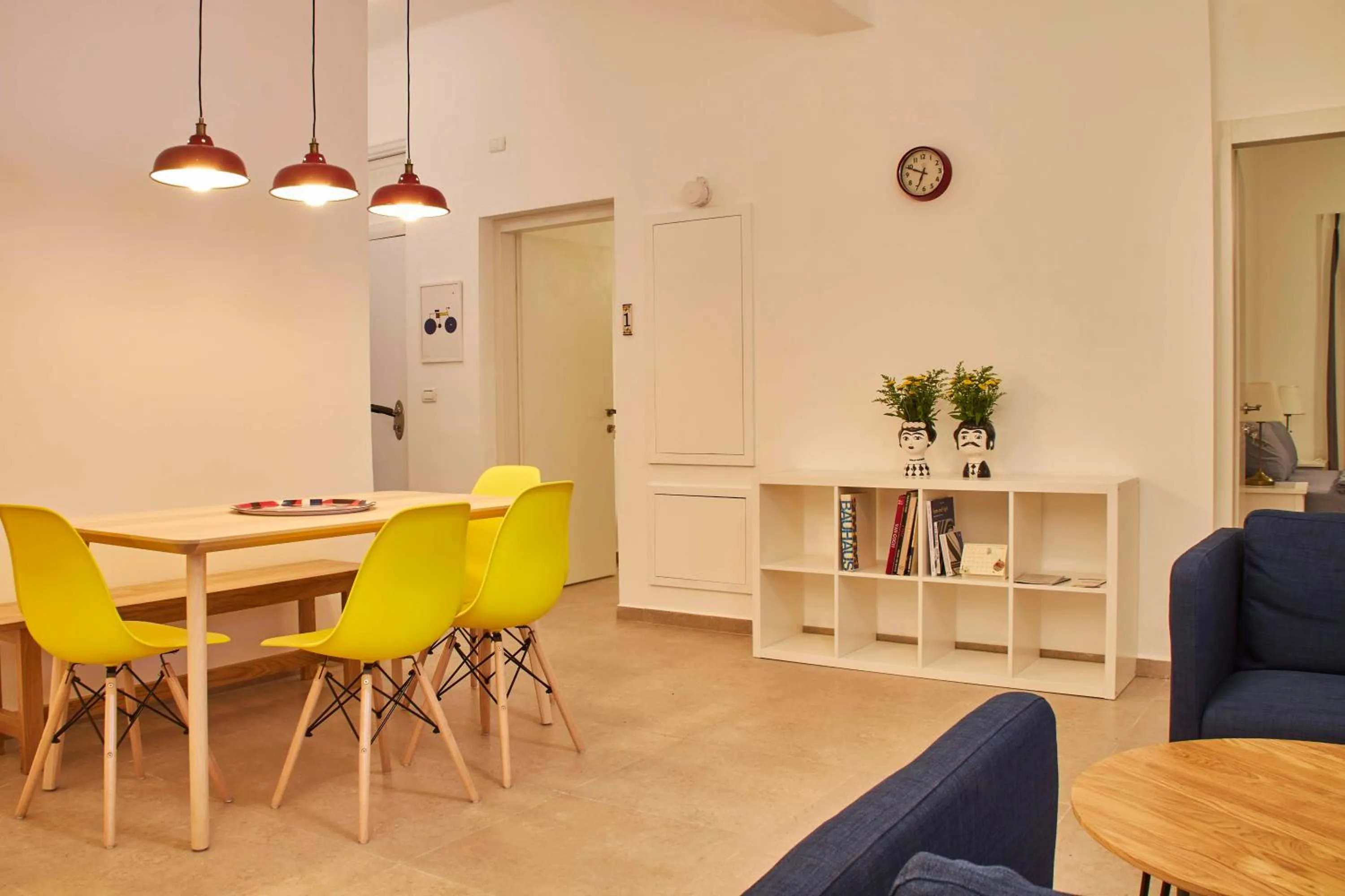 Dining area in Roza Apartment