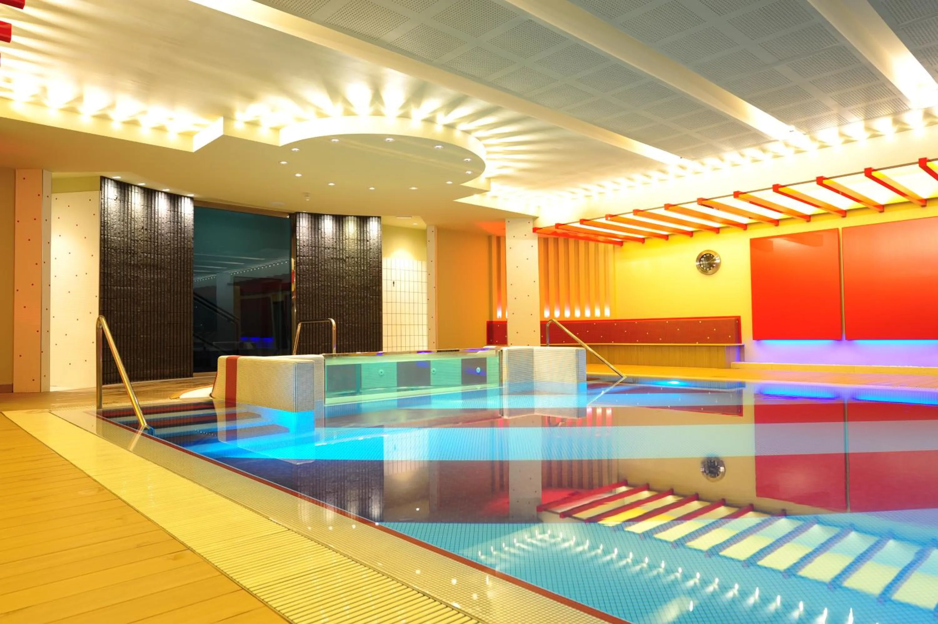Swimming pool in Hotel Ideal