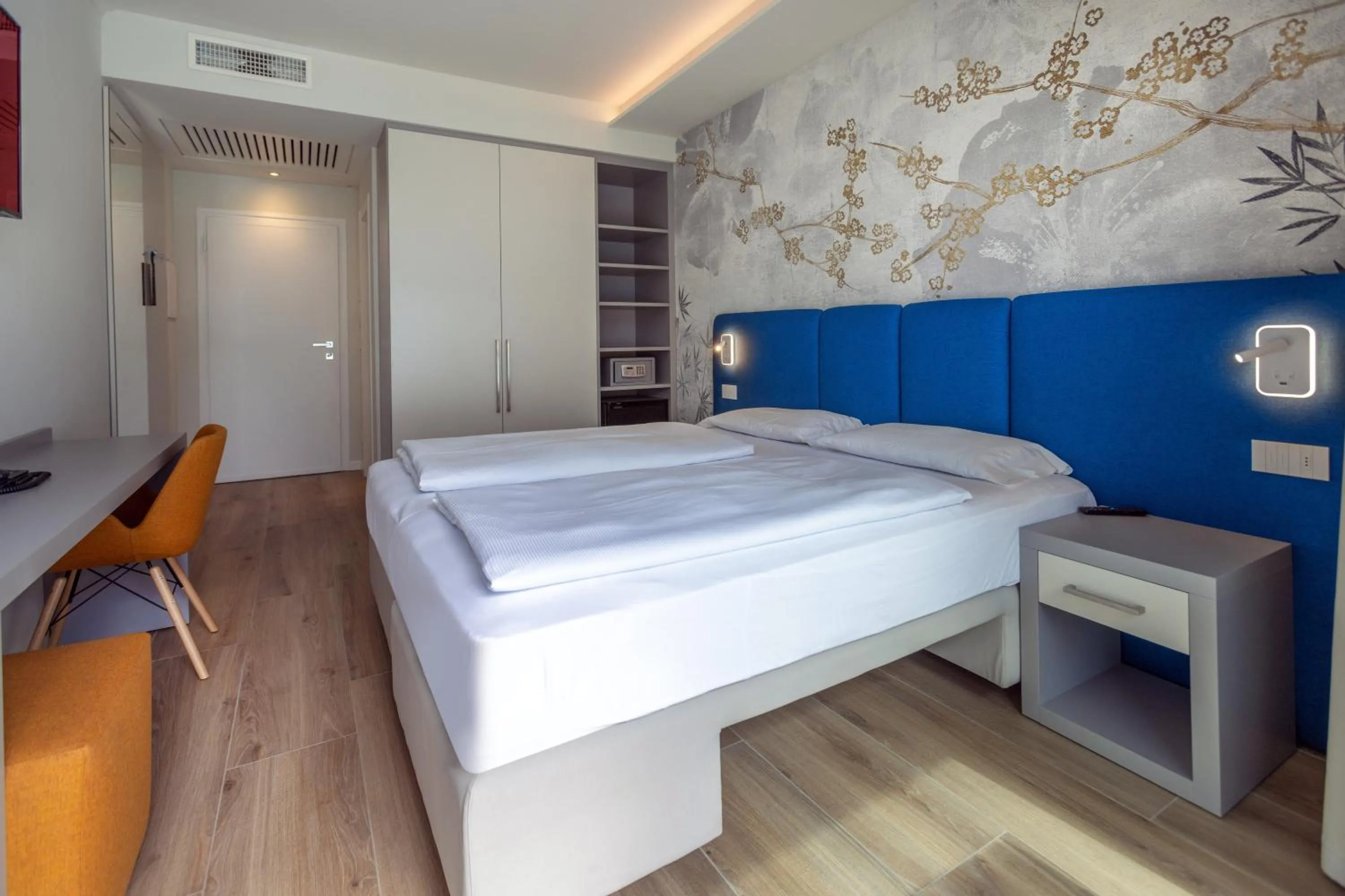 Photo of the whole room, Bed in Hotel Ideal