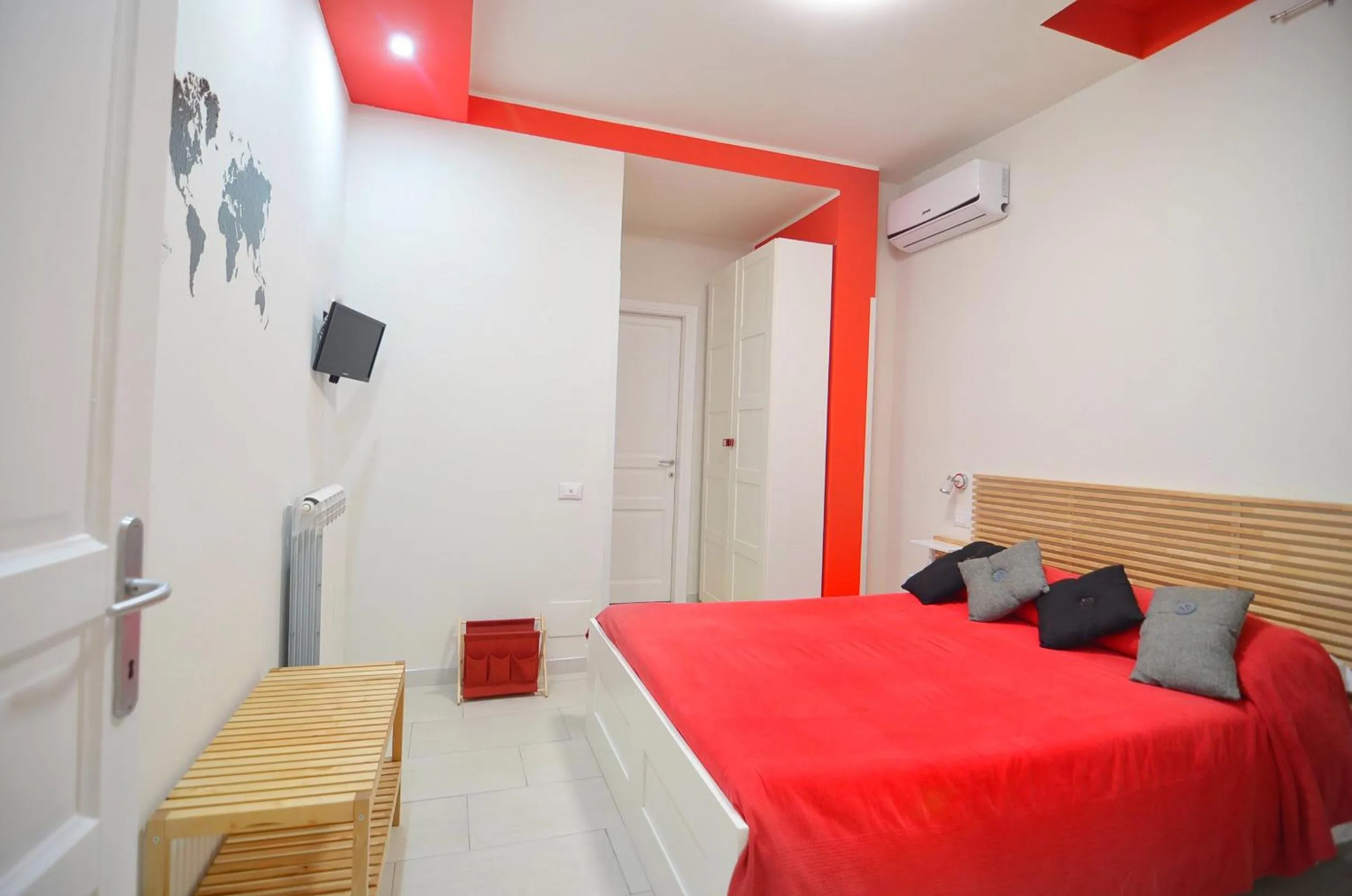 Photo of the whole room, Bed in La Villa di Montagnana