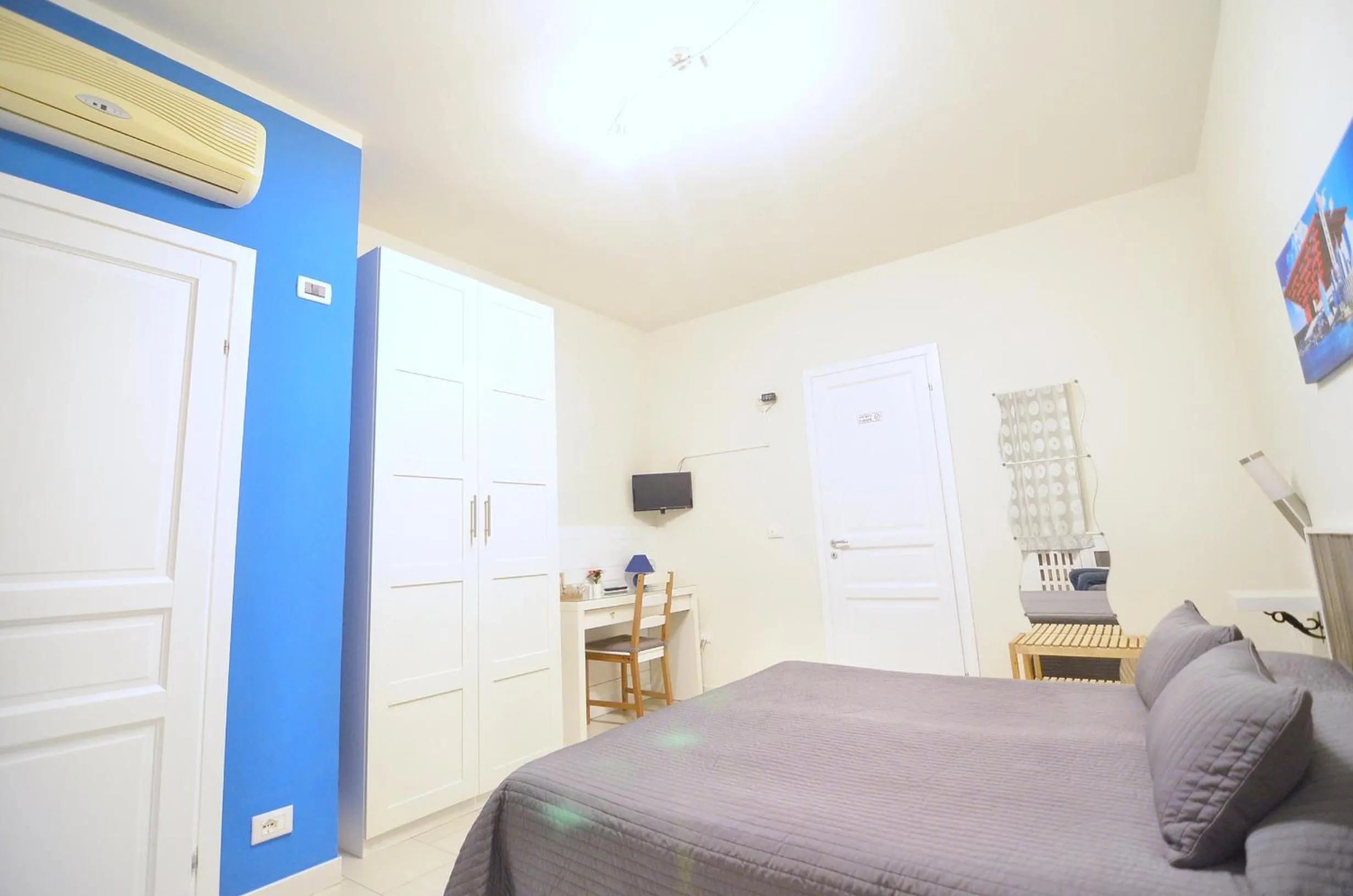 Photo of the whole room, Bed in La Villa di Montagnana