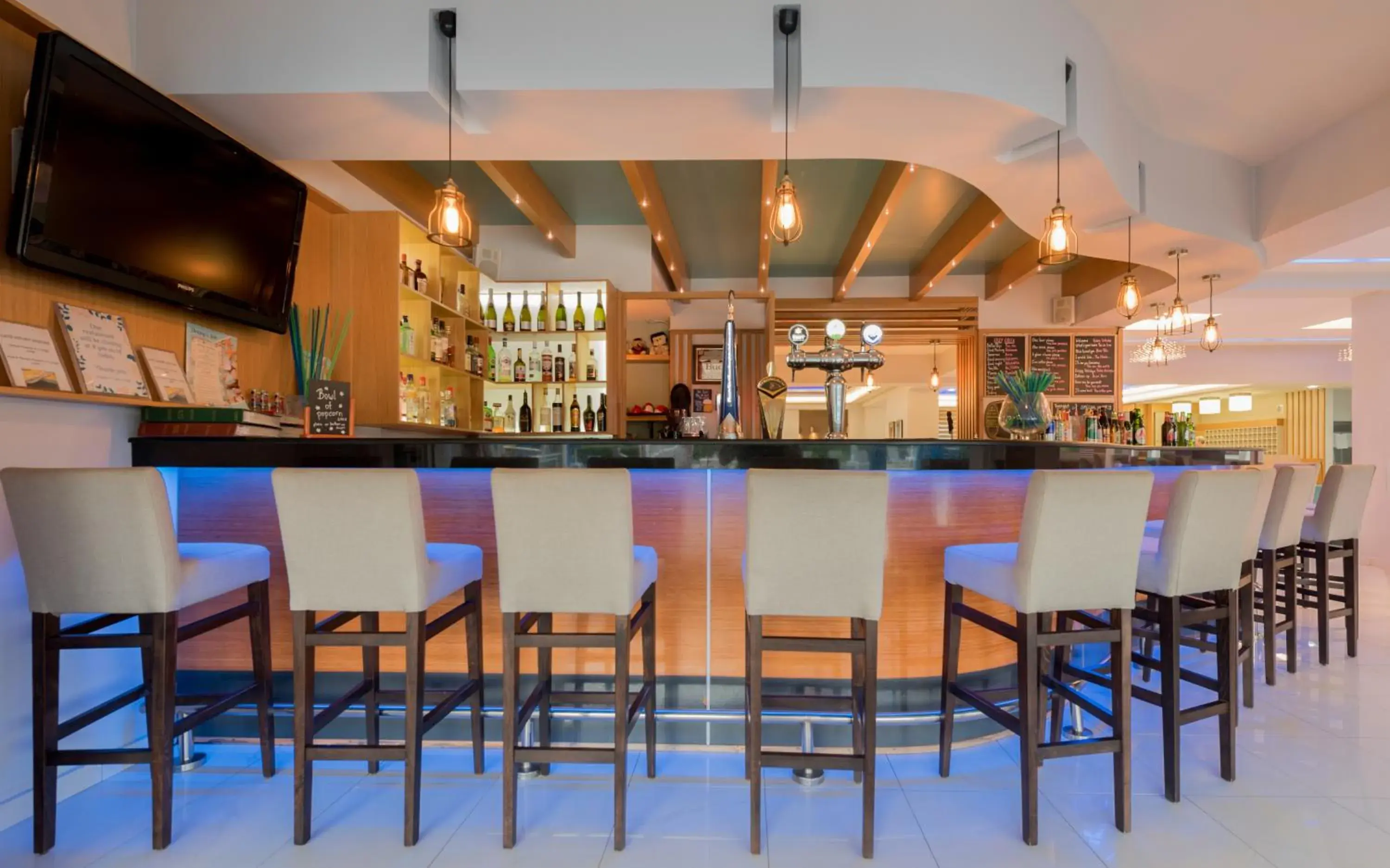 Property building in Dennys Inn Hotel Property building in Dennys Inn Hotel