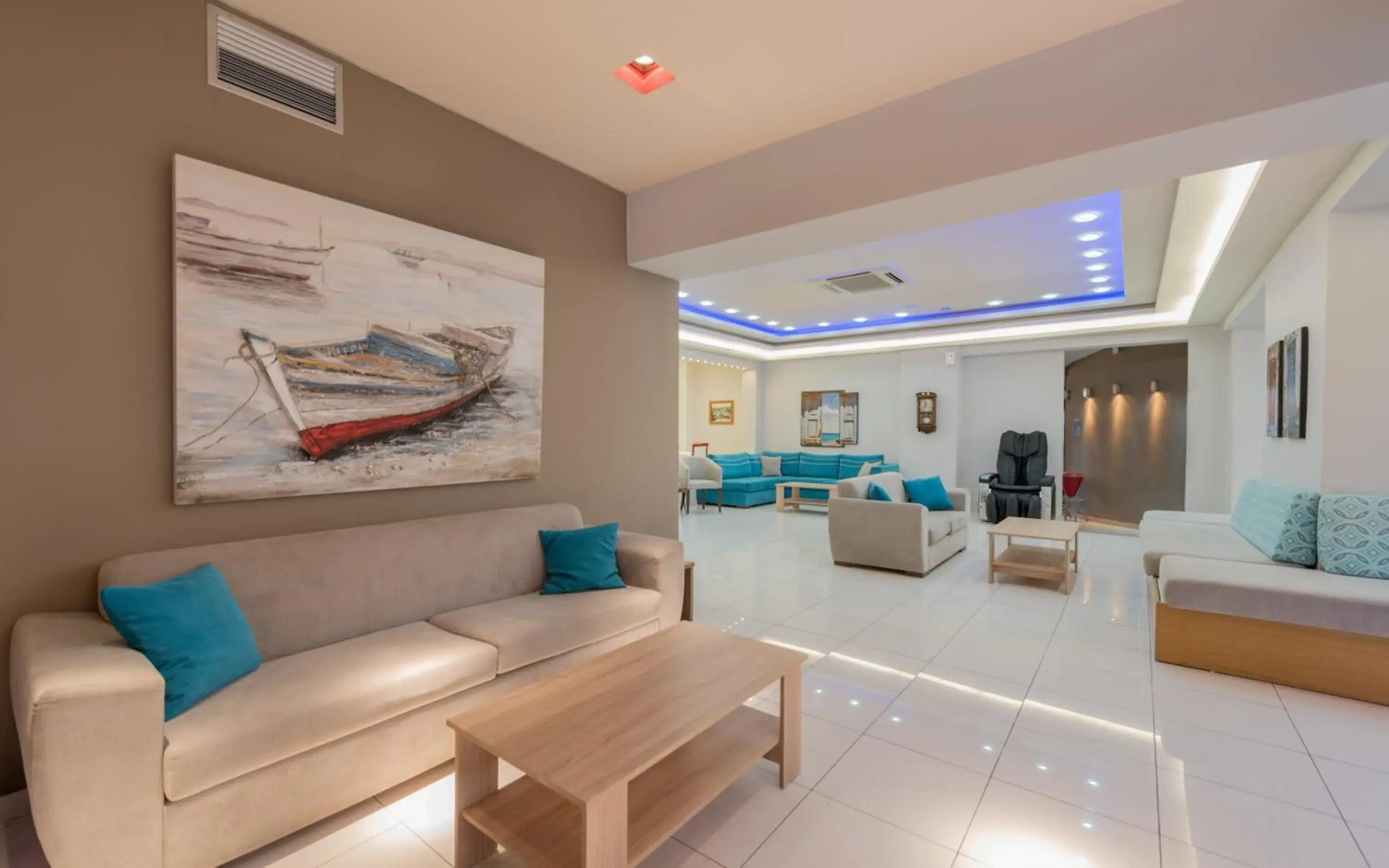 Property building in Dennys Inn Hotel Property building in Dennys Inn Hotel