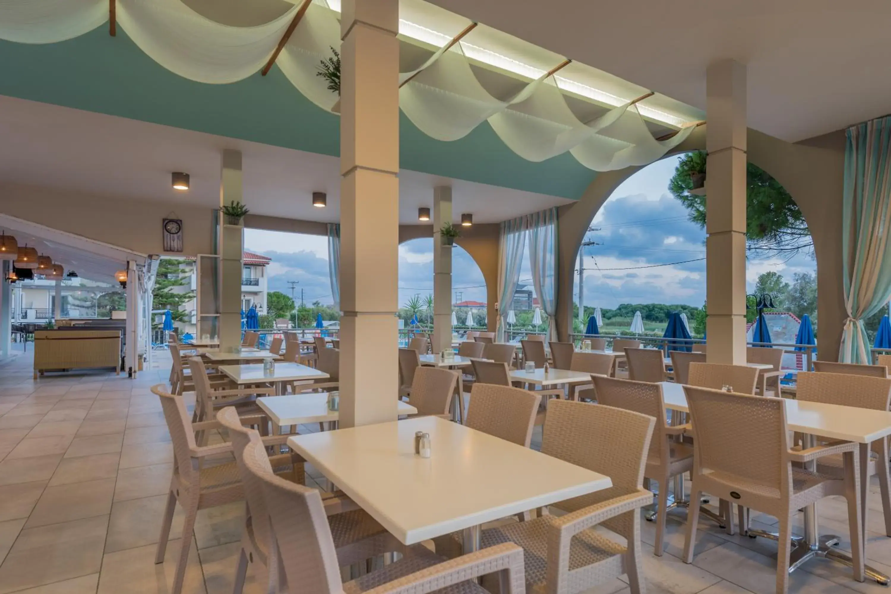 Property building in Dennys Inn Hotel Property building in Dennys Inn Hotel