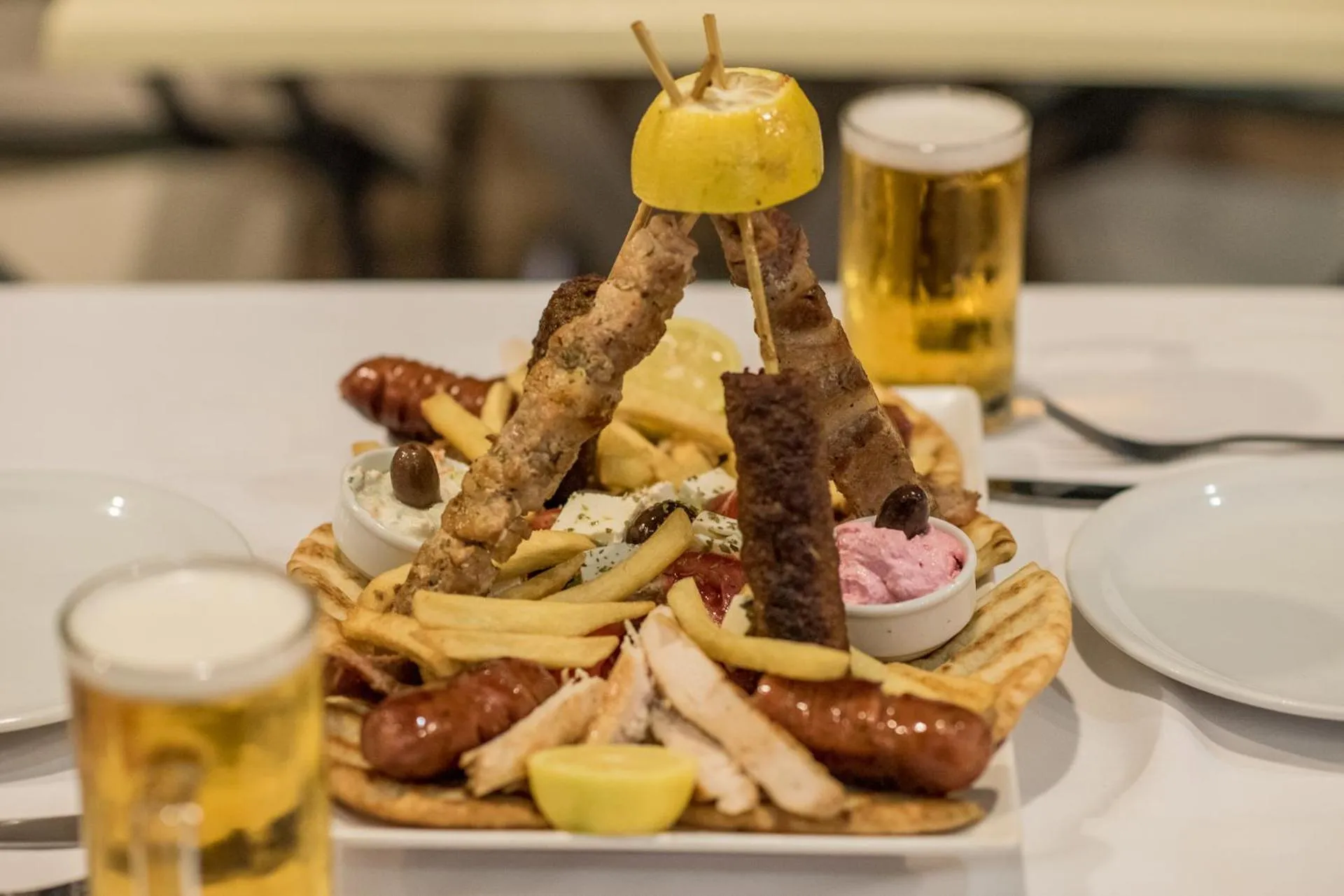 Restaurant/places to eat in Dennys Inn Hotel