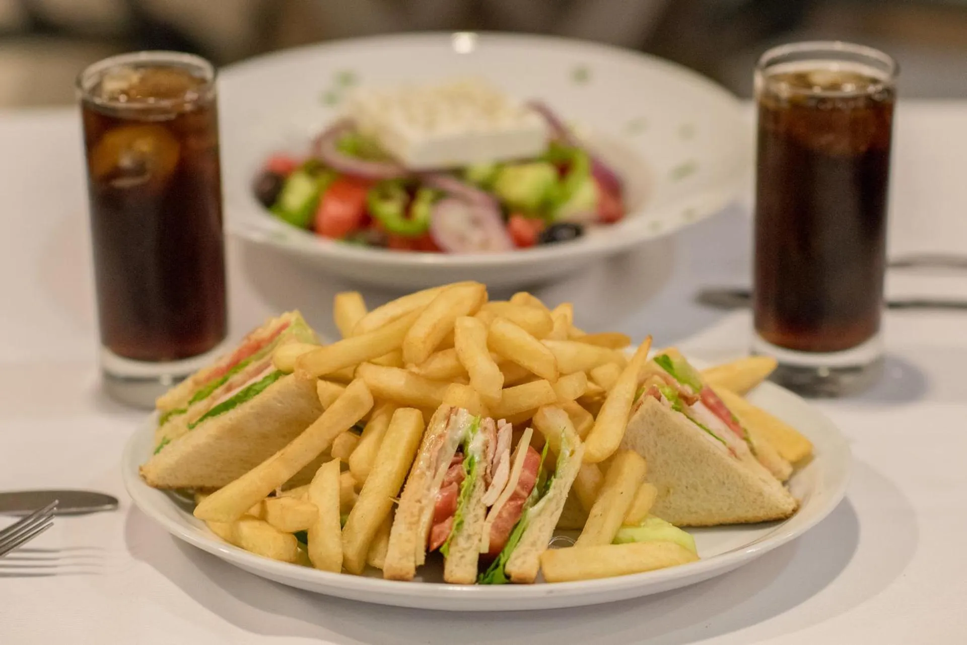 Restaurant/places to eat in Dennys Inn Hotel