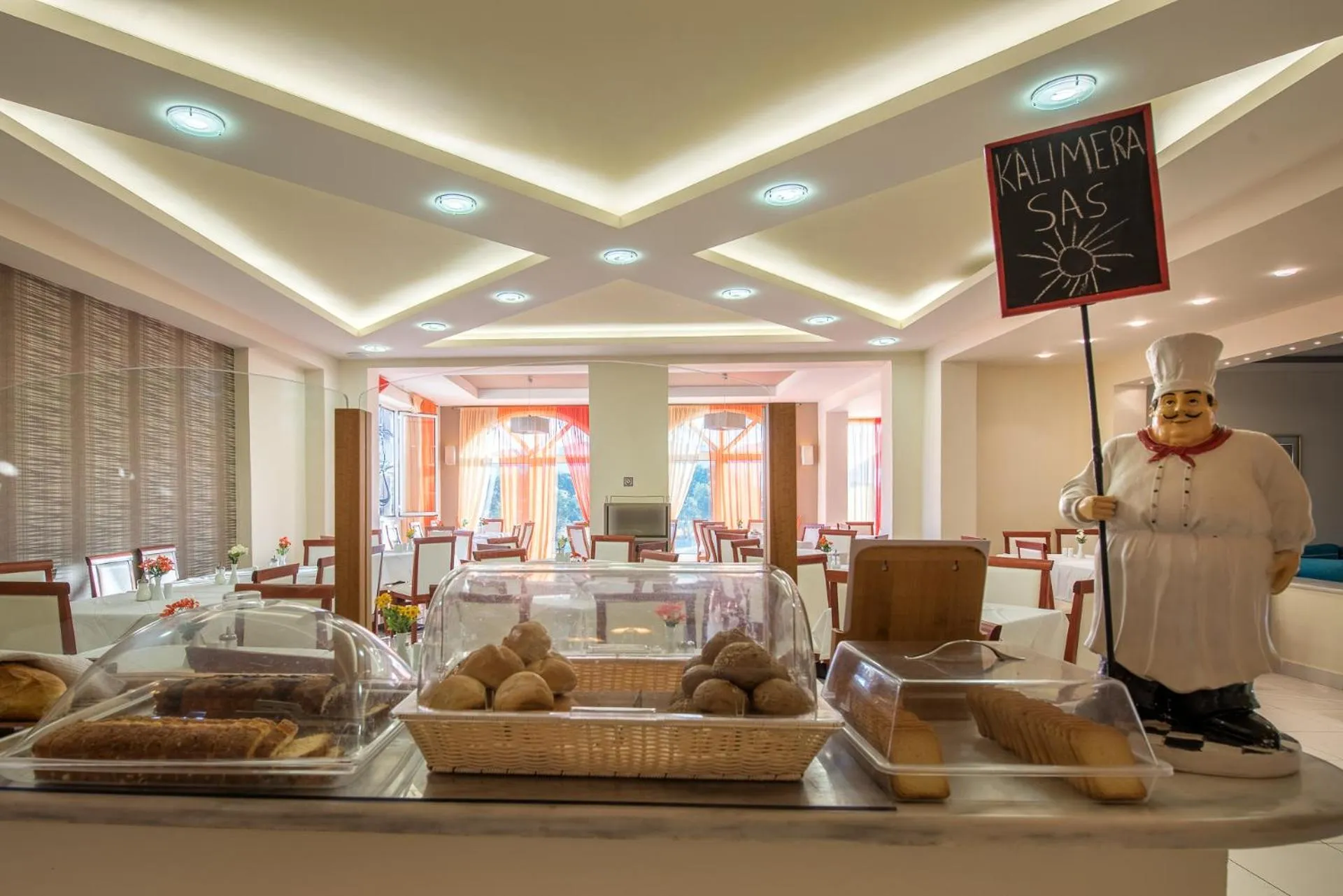 Restaurant/places to eat in Dennys Inn Hotel