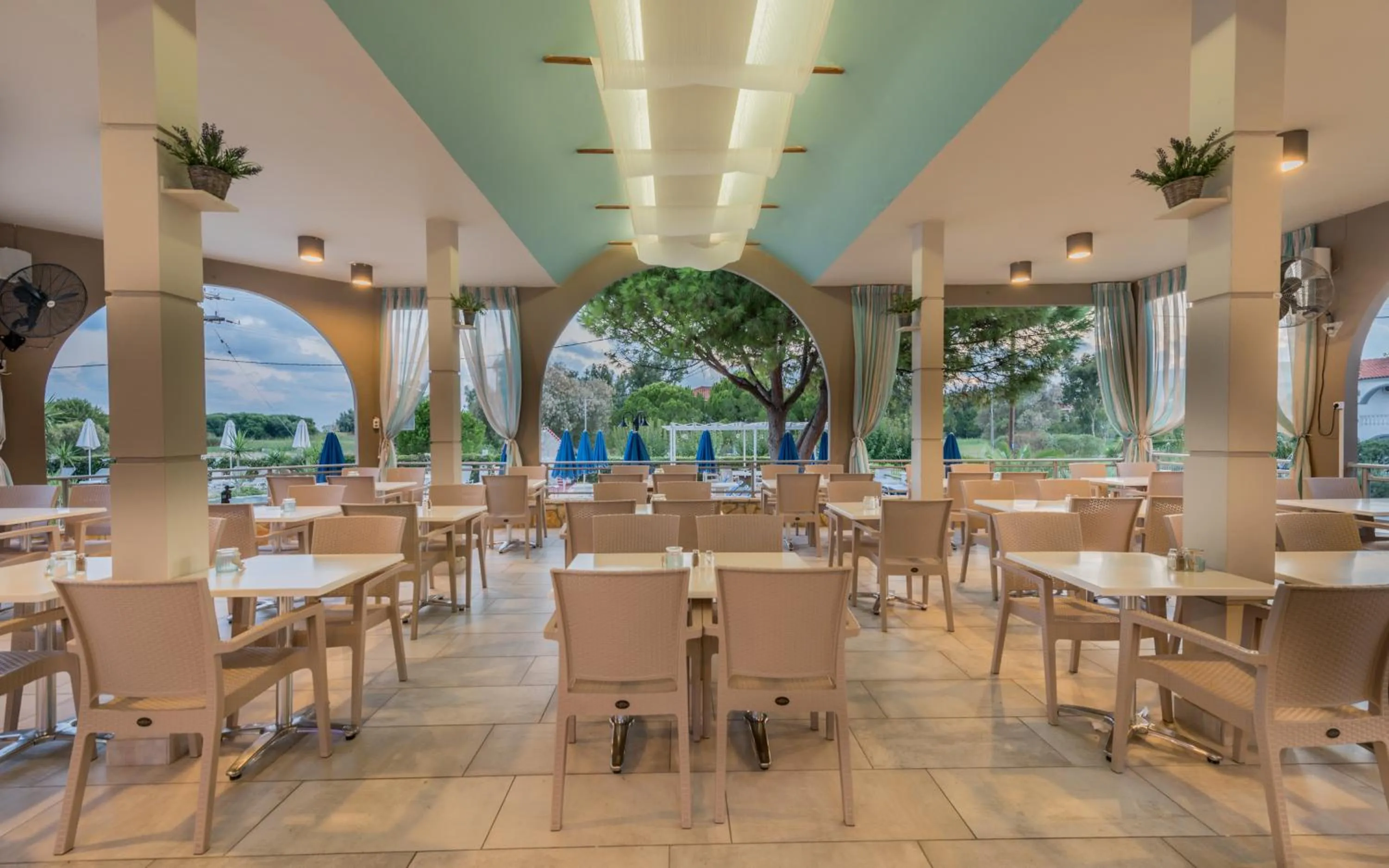 Property building in Dennys Inn Hotel