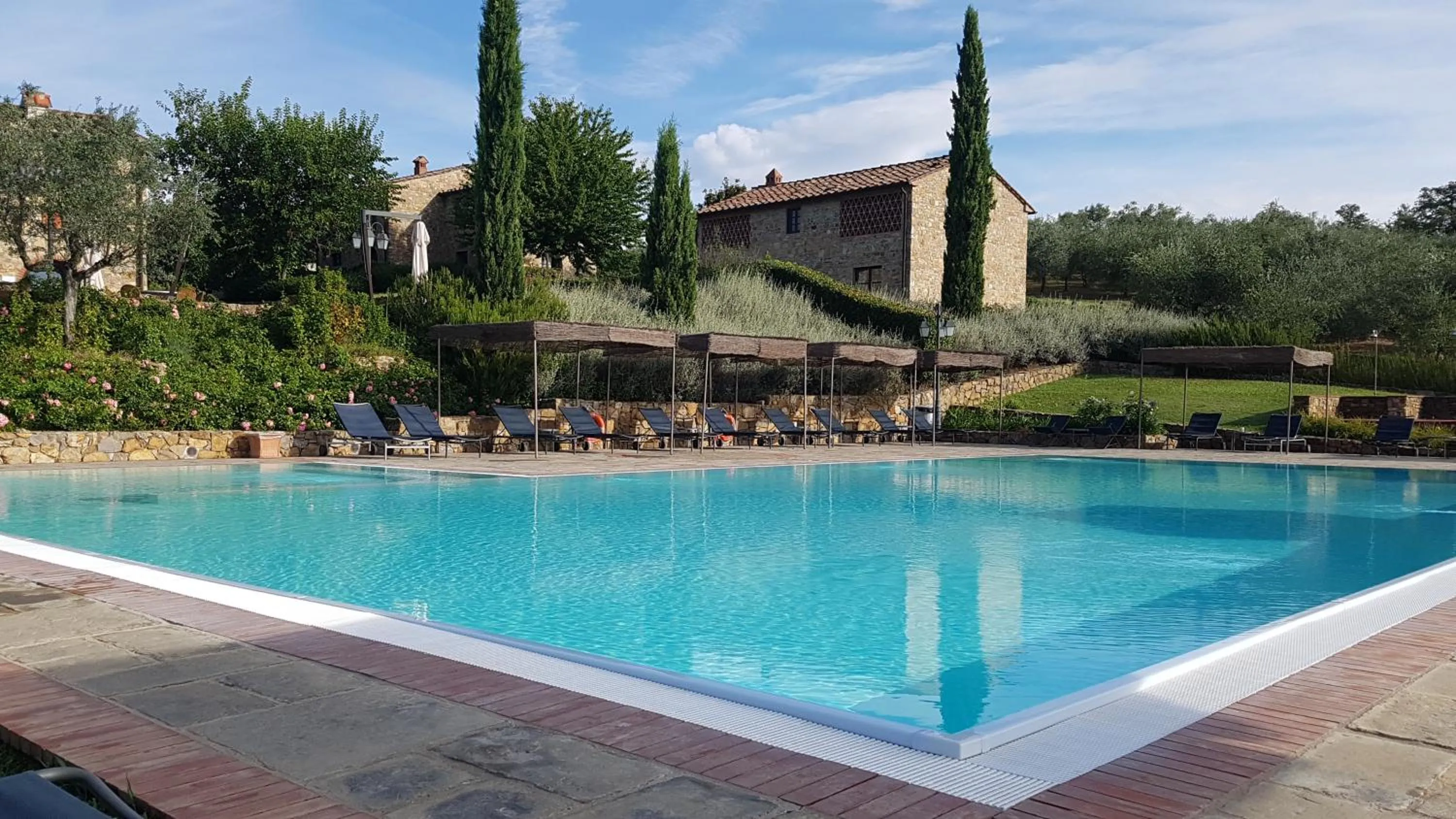 Swimming pool in Poggio Cennina Resort