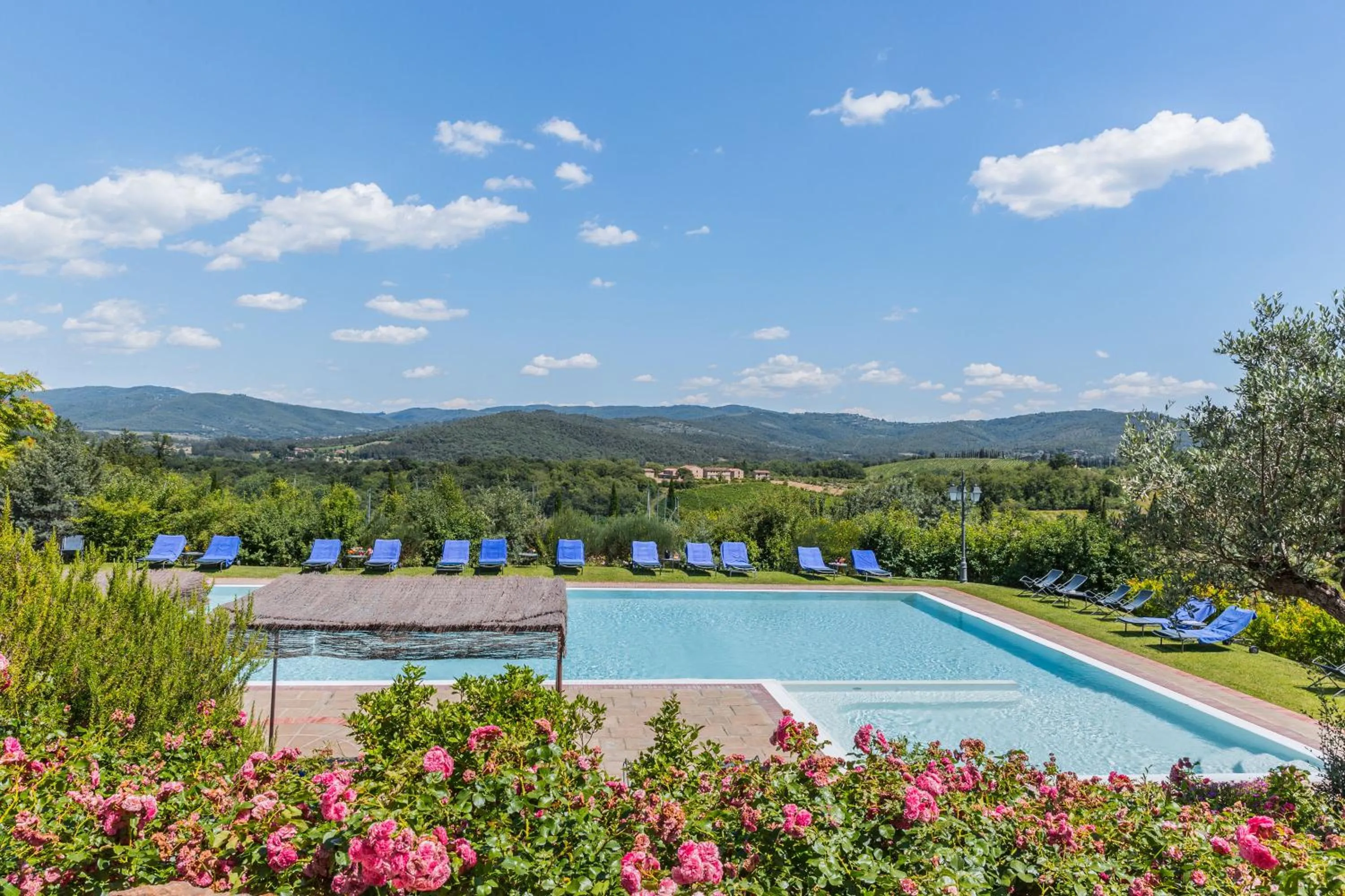 Swimming pool in Poggio Cennina Resort
