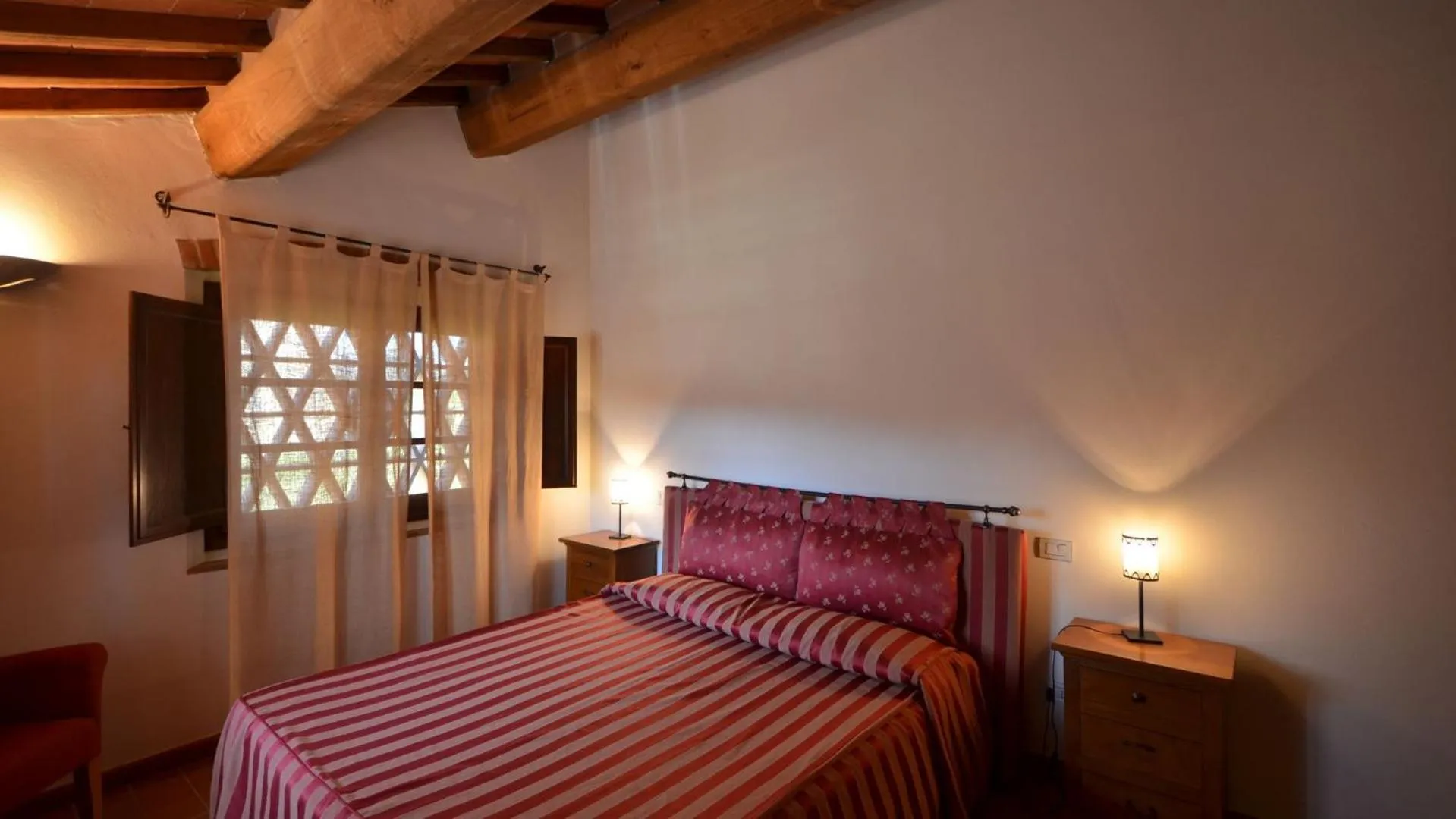 Bed in Poggio Cennina Resort