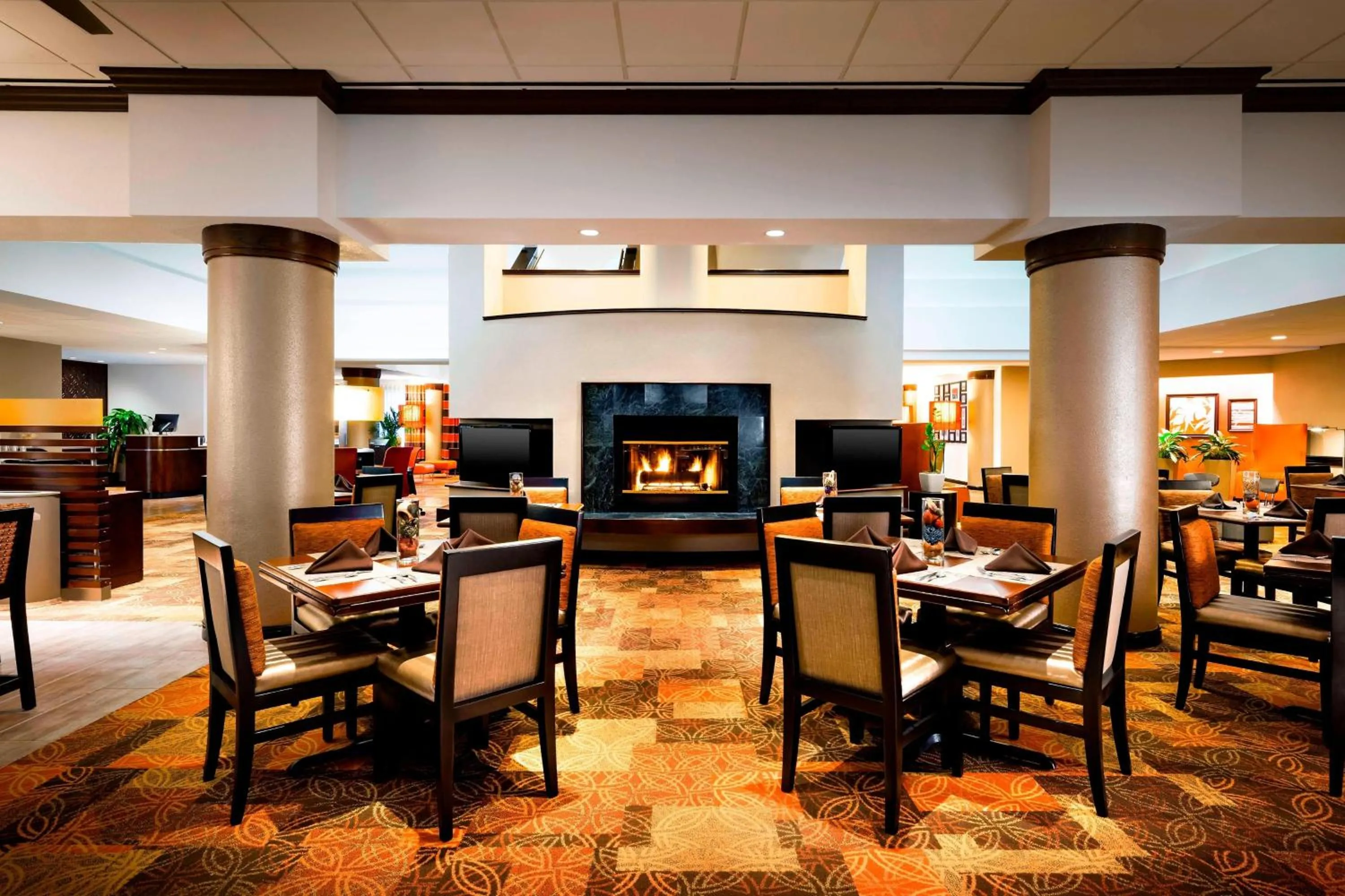 Restaurant/places to eat in Sheraton Suites Orlando Airport Hotel