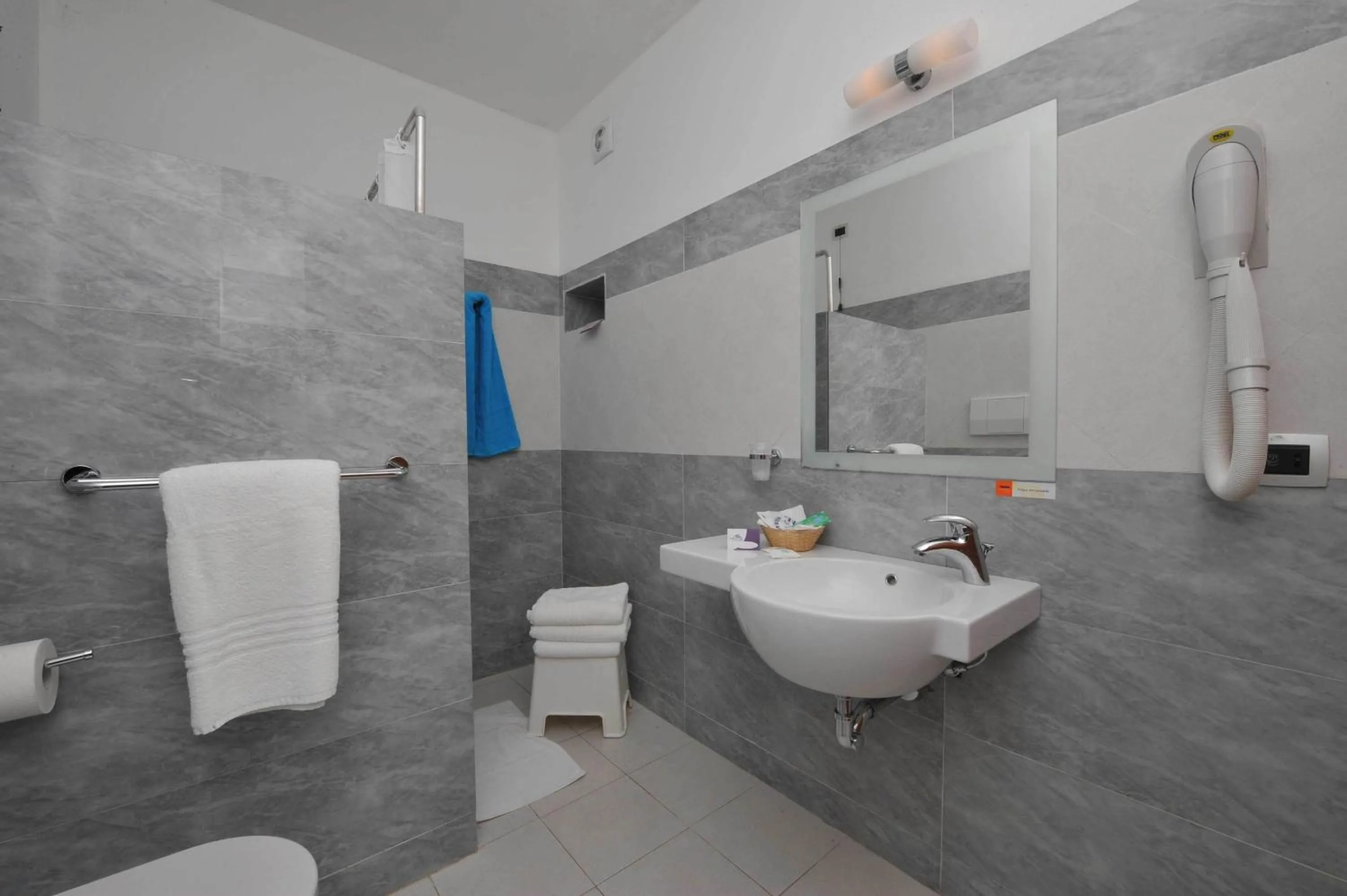 Bathroom in Hotel Club Koiné