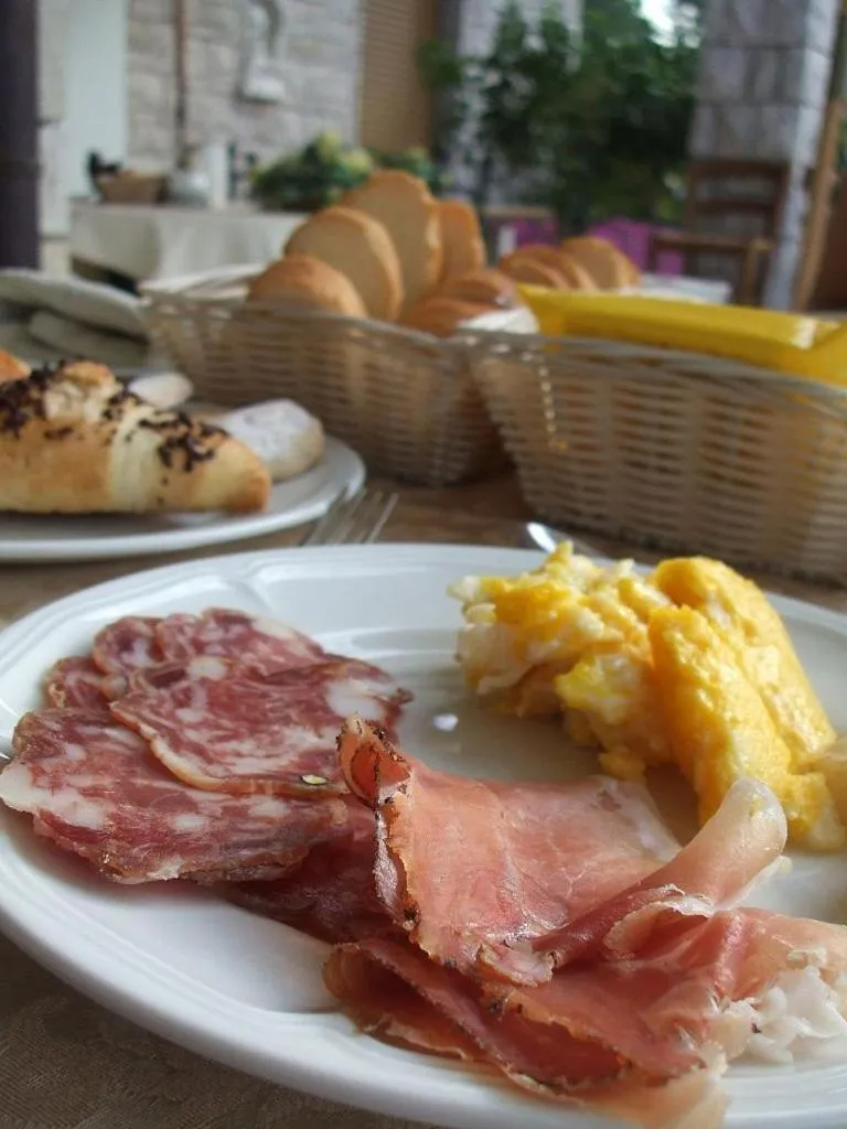 Food in Torre Degli Ulivi