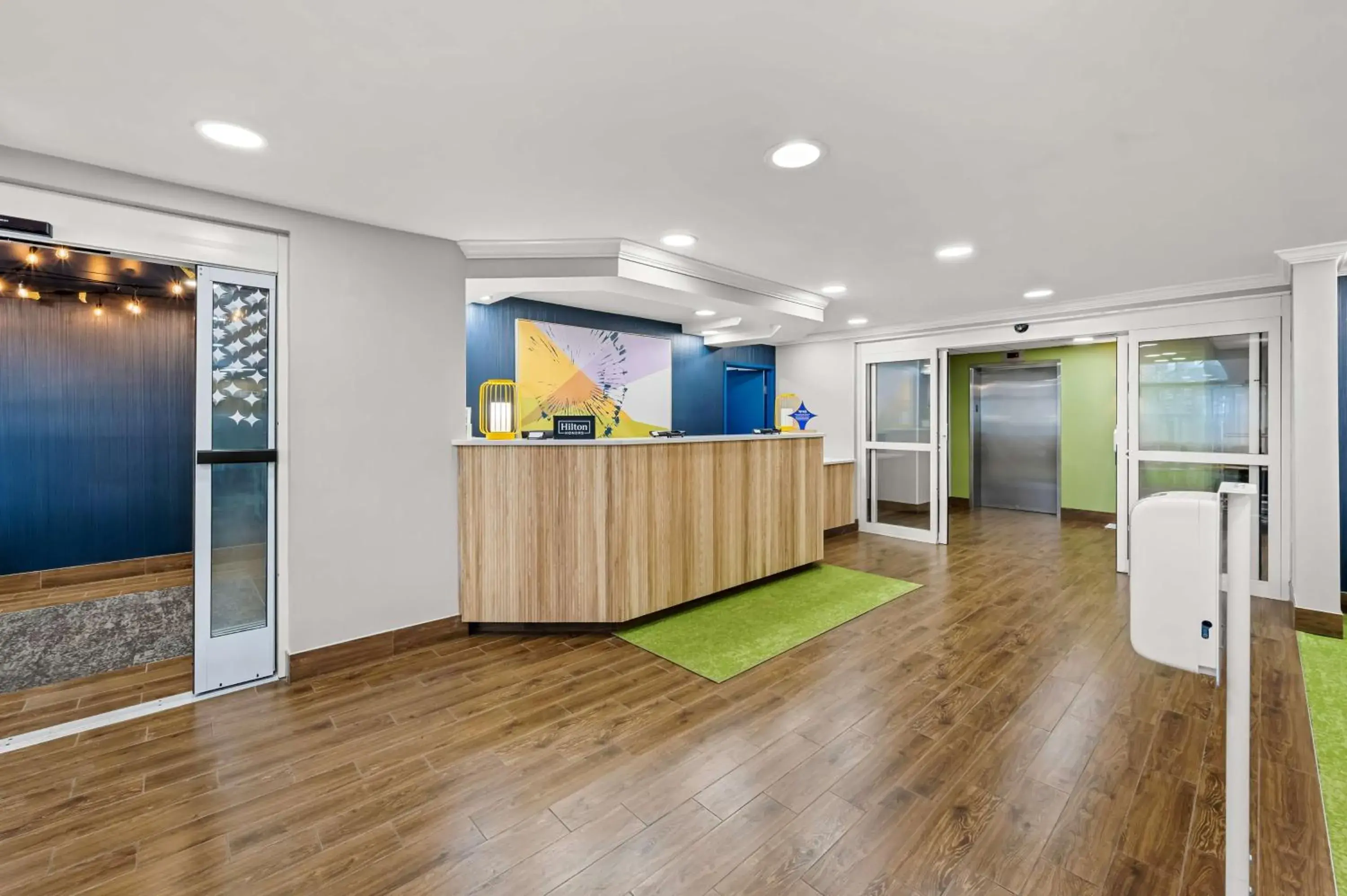 Lobby or reception in Comfort Inn & Suites Airport Dulles-Gateway Lobby or reception in Comfort Inn & Suites Airport Dulles-Gateway