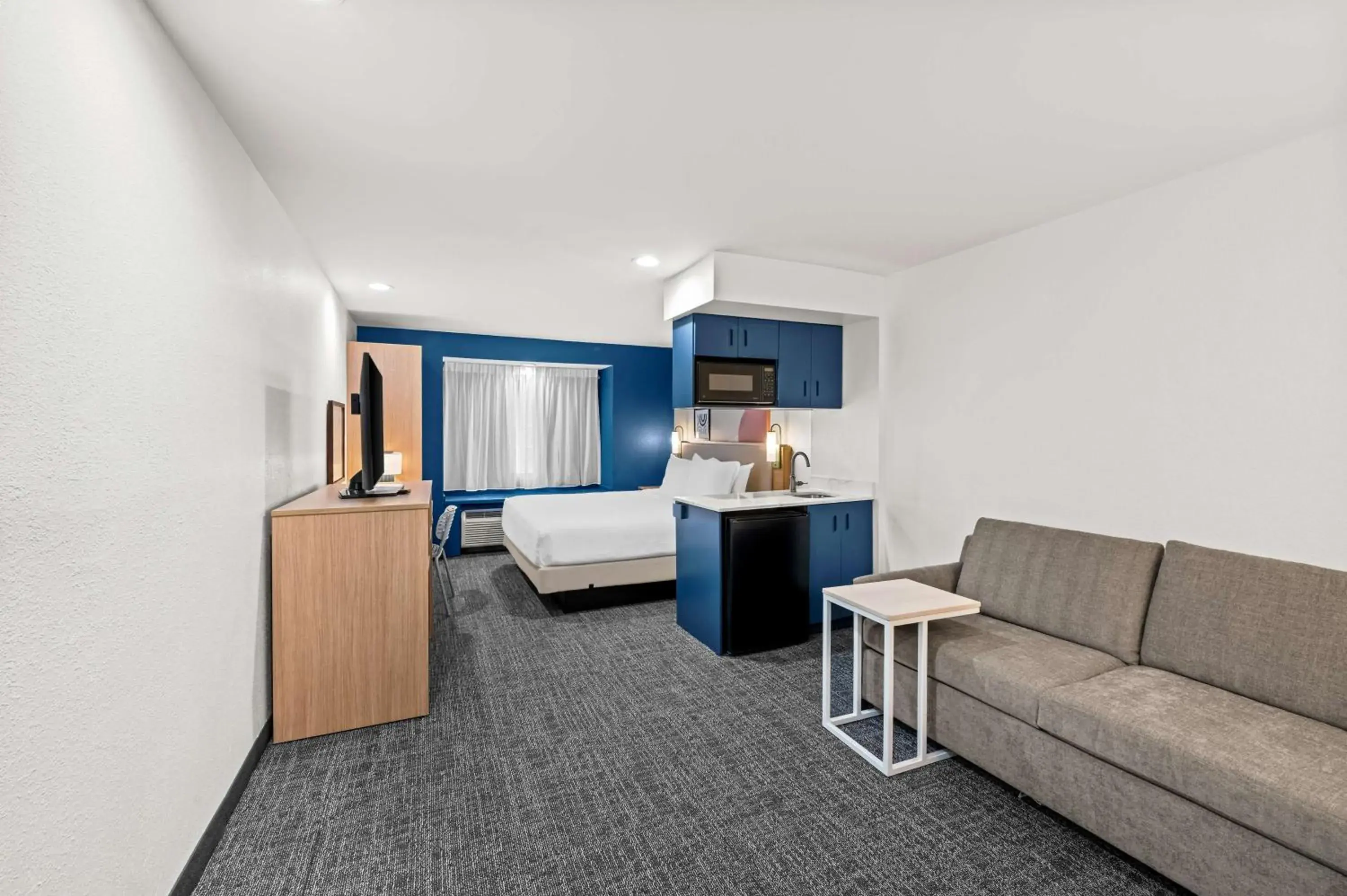 Bed in Comfort Inn & Suites Airport Dulles-Gateway Bed in Comfort Inn & Suites Airport Dulles-Gateway