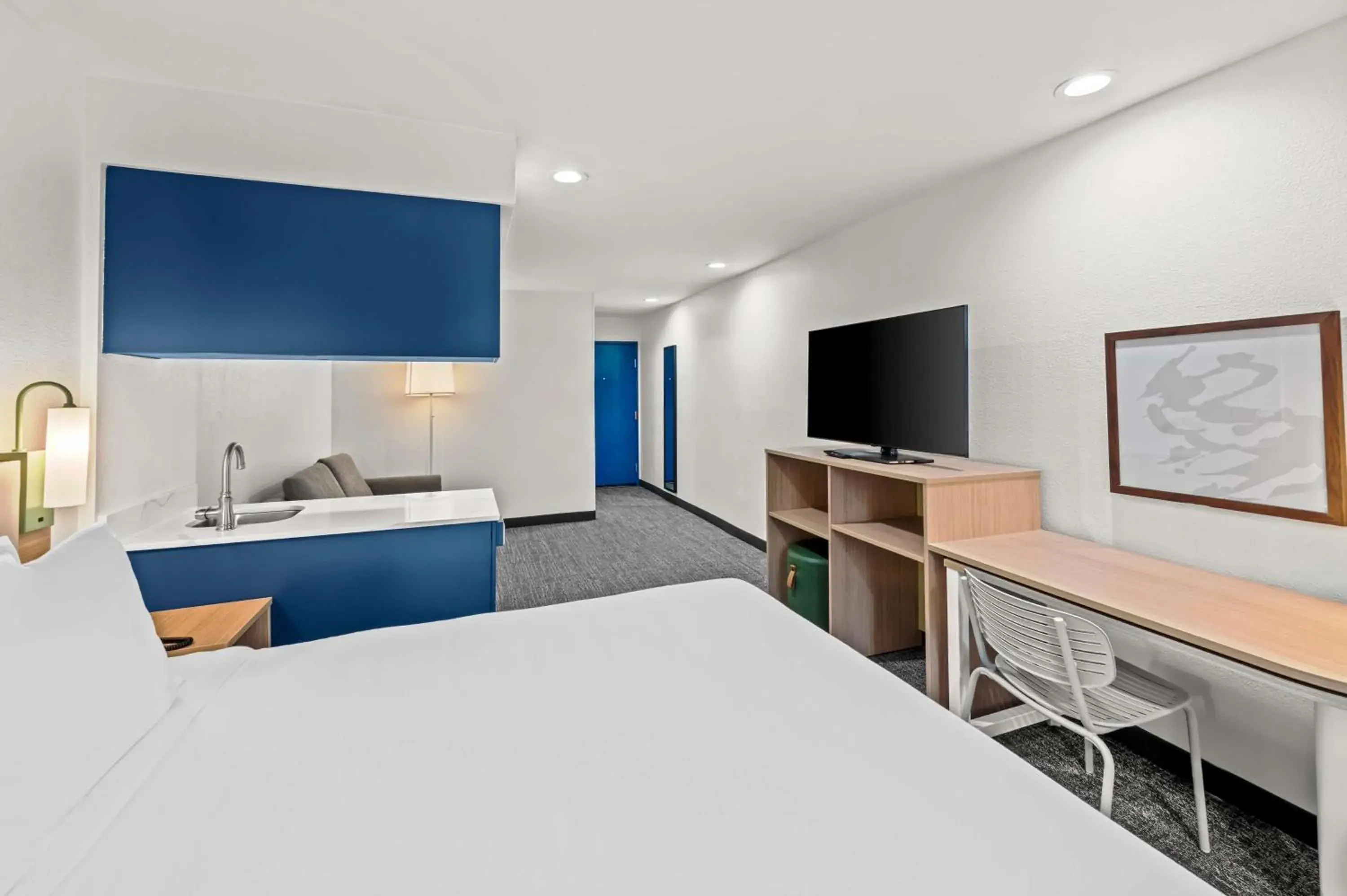 Bed in Comfort Inn & Suites Airport Dulles-Gateway Bed in Comfort Inn & Suites Airport Dulles-Gateway