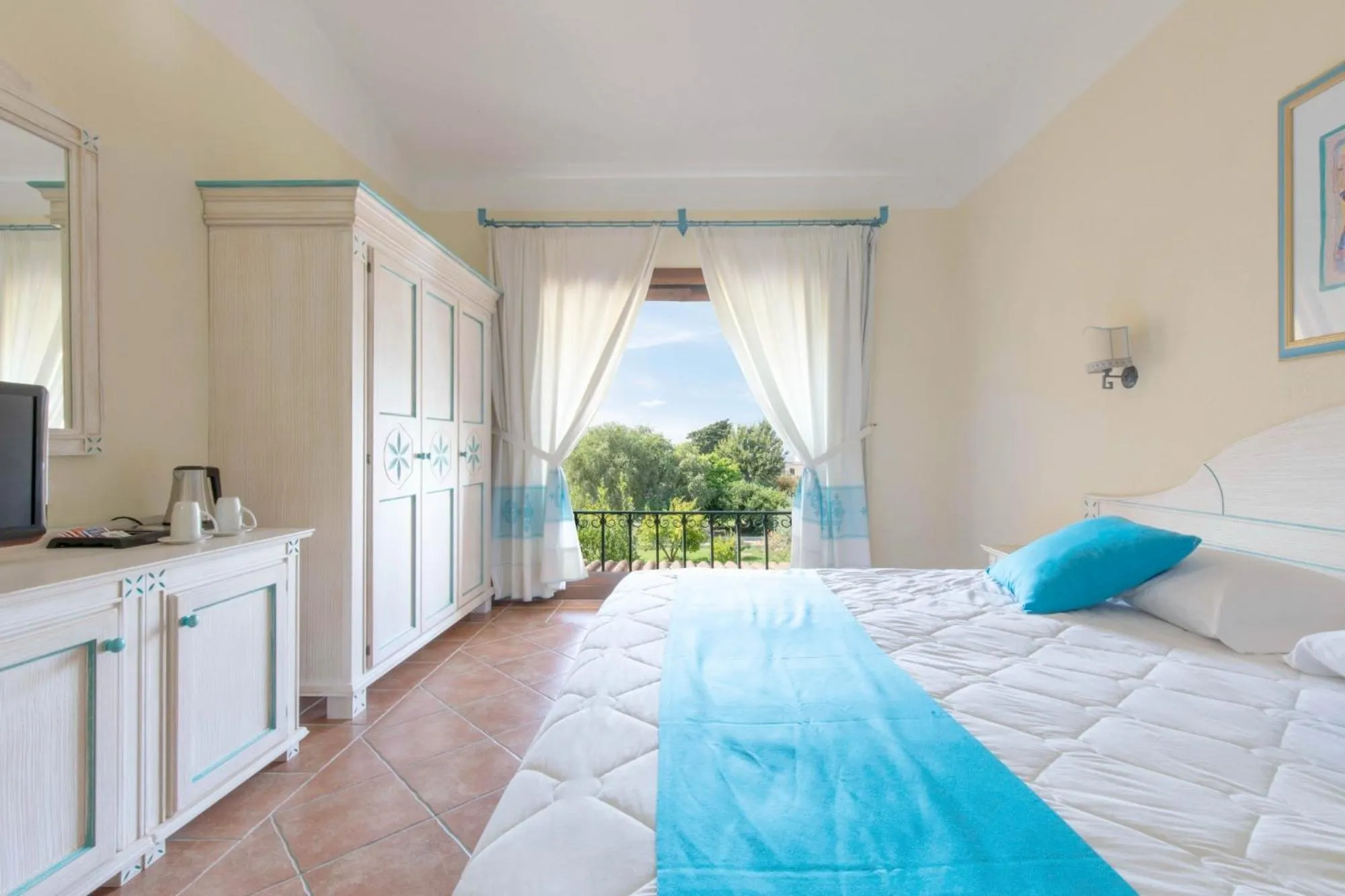 Photo of the whole room, Bed in Sentido Orosei Beach