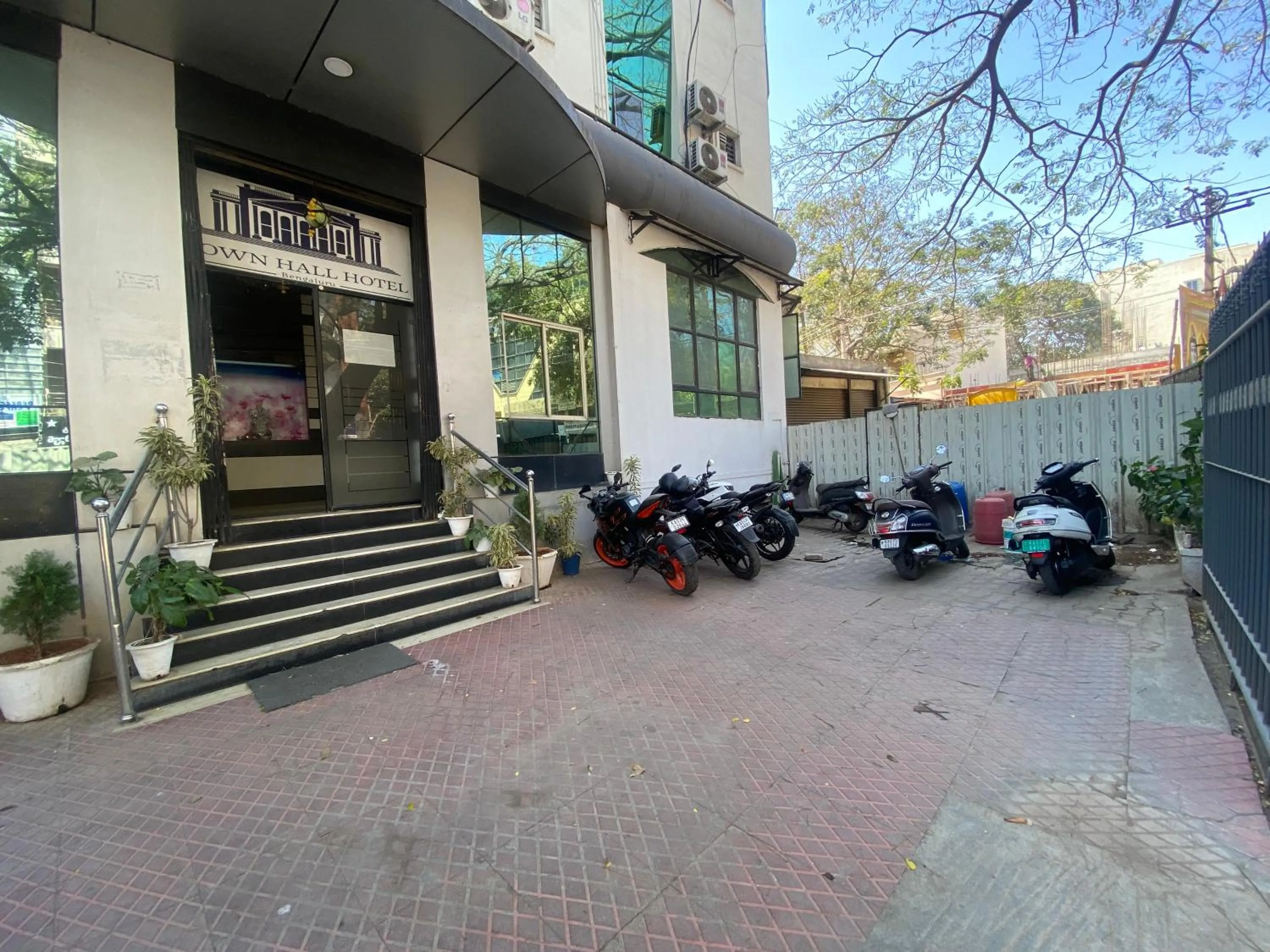 Parking in Hotel Townhall